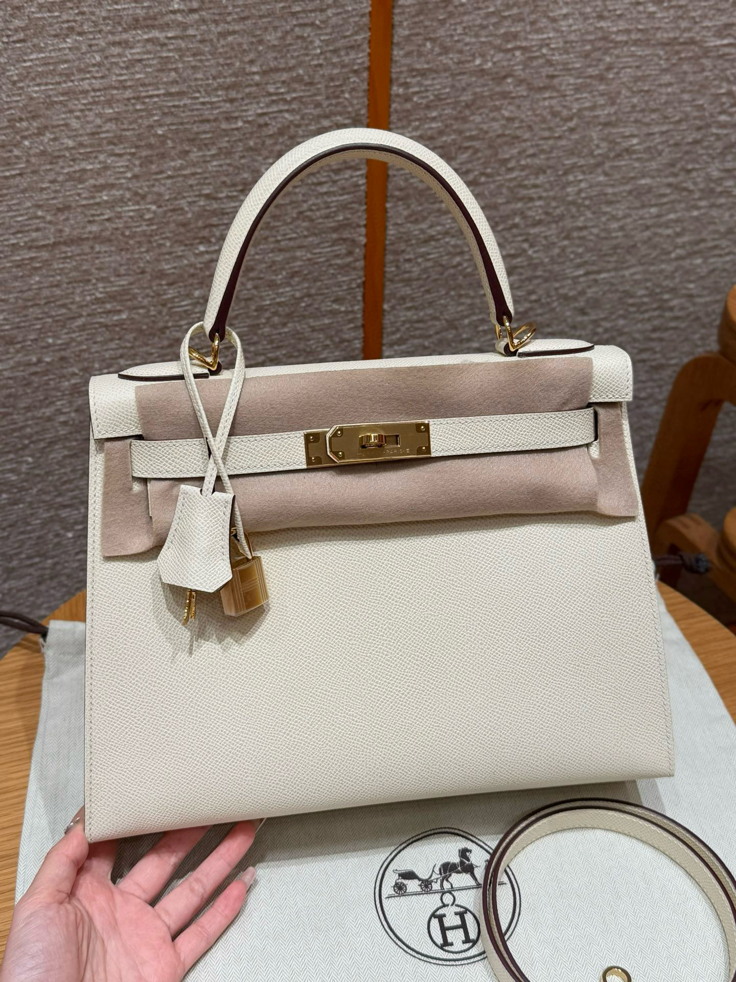 에르메스 Hermes Kelly 28cm Epsom i2 Nata/gold