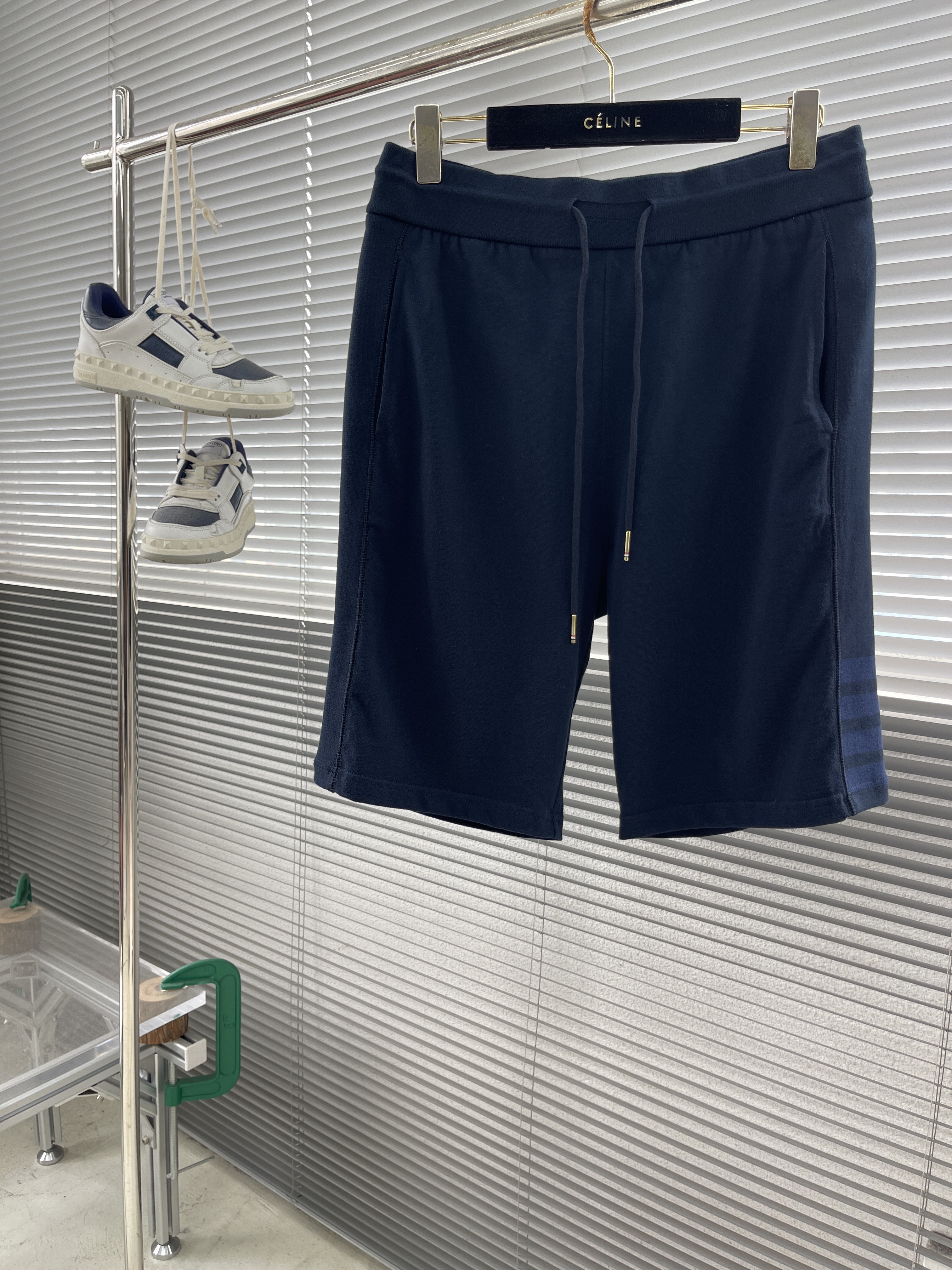톰브라운 Thom Browne 반바지