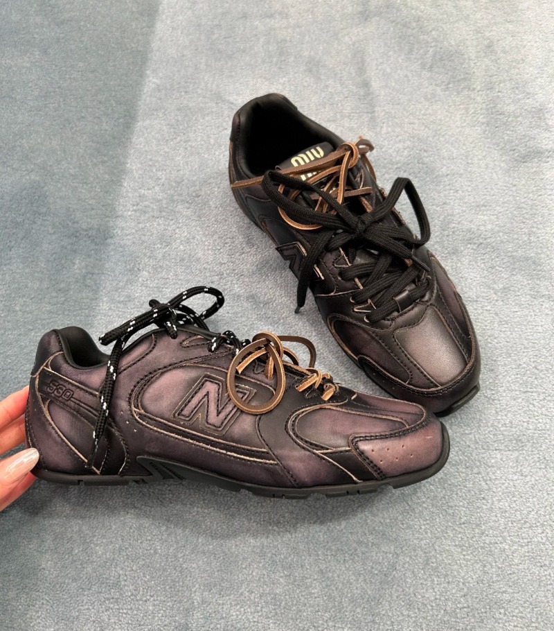 미우 미우 Miu Miu 스니커즈