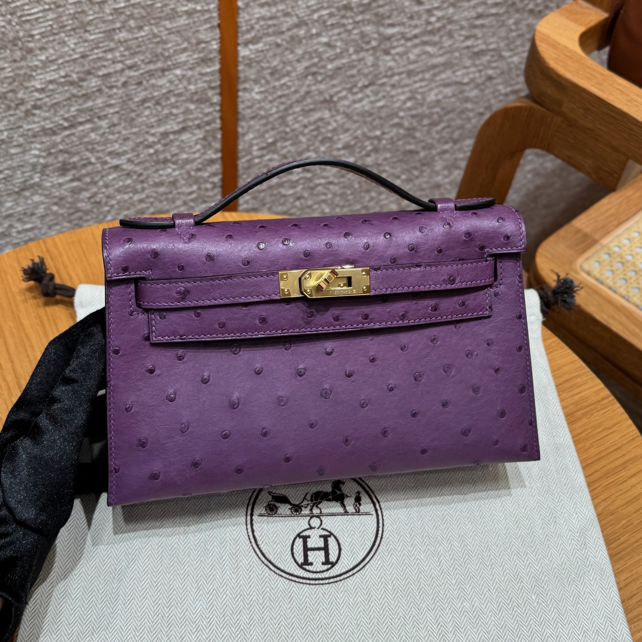 에르메스 Hermes Kelly Pochette 22cm KK ostrich P9 Anemone/gold