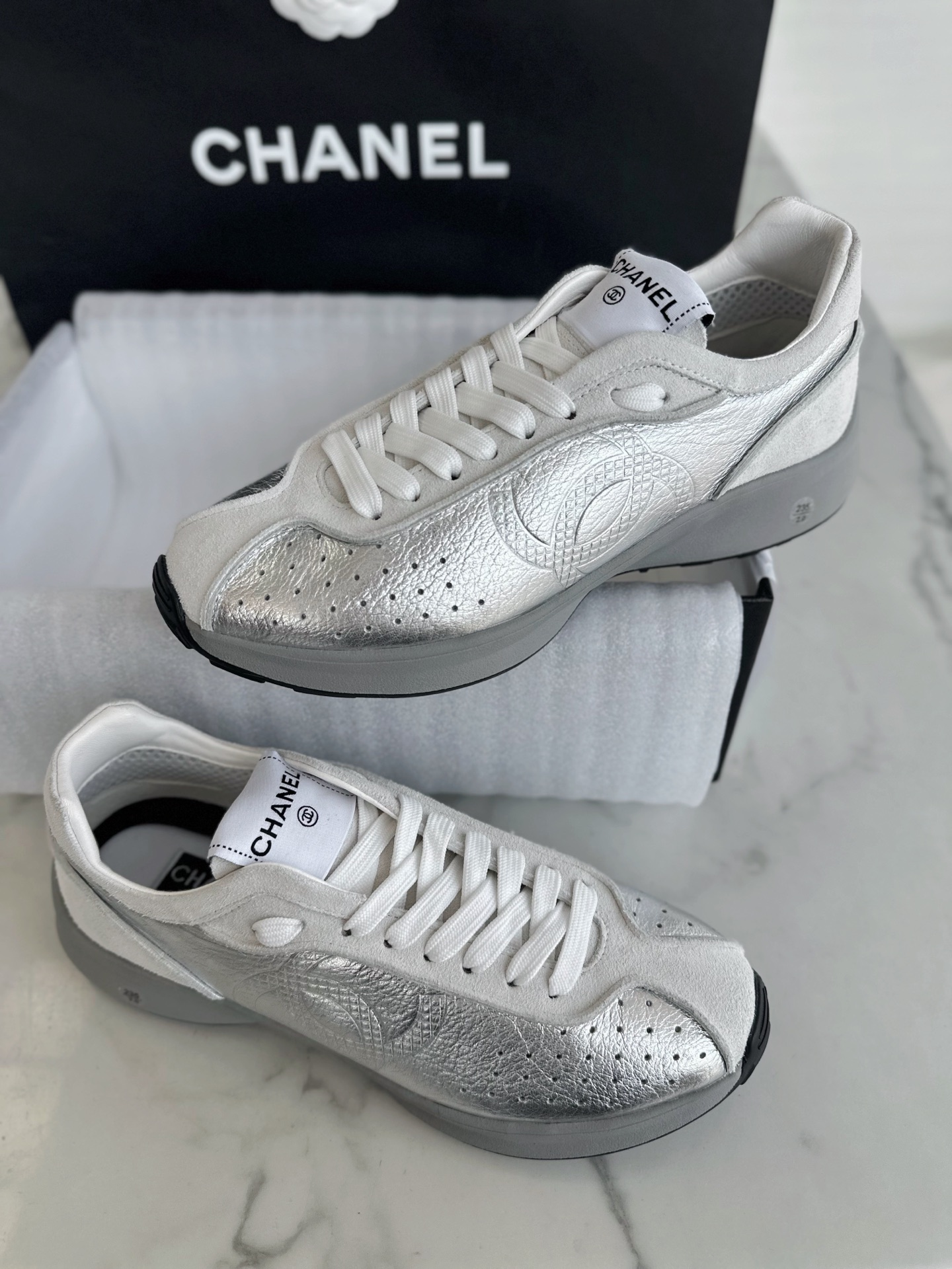 샤넬 CHANEL 스니커즈