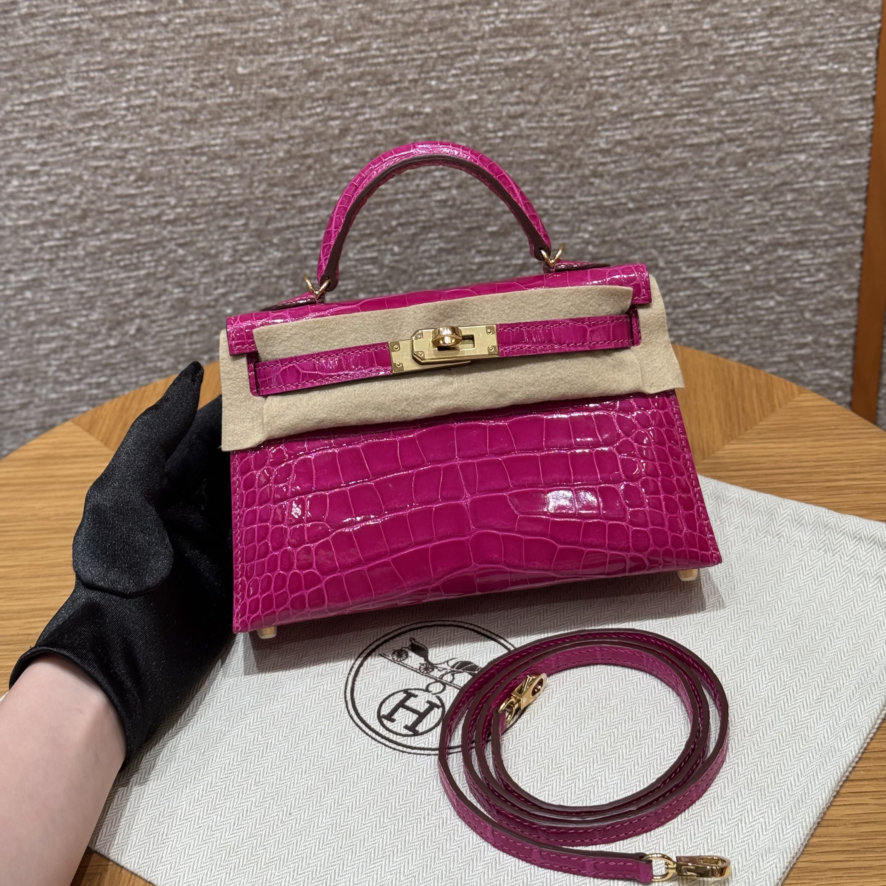 에르메스 Hermes Mini Kelly 19cm Alligator J5 Rose Scheherazade/gold