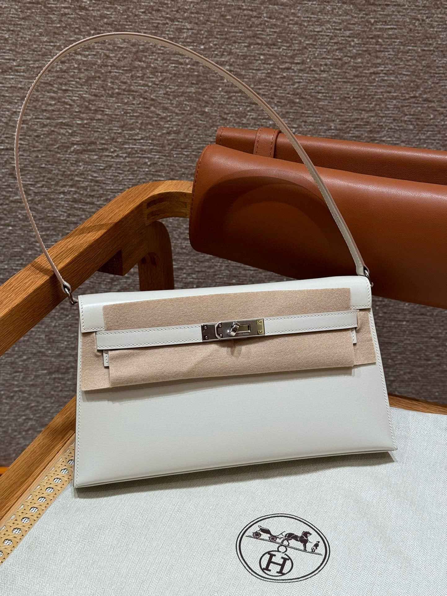 에르메스 Hermes Kelly elan 27cm Box 10 Craie/silver