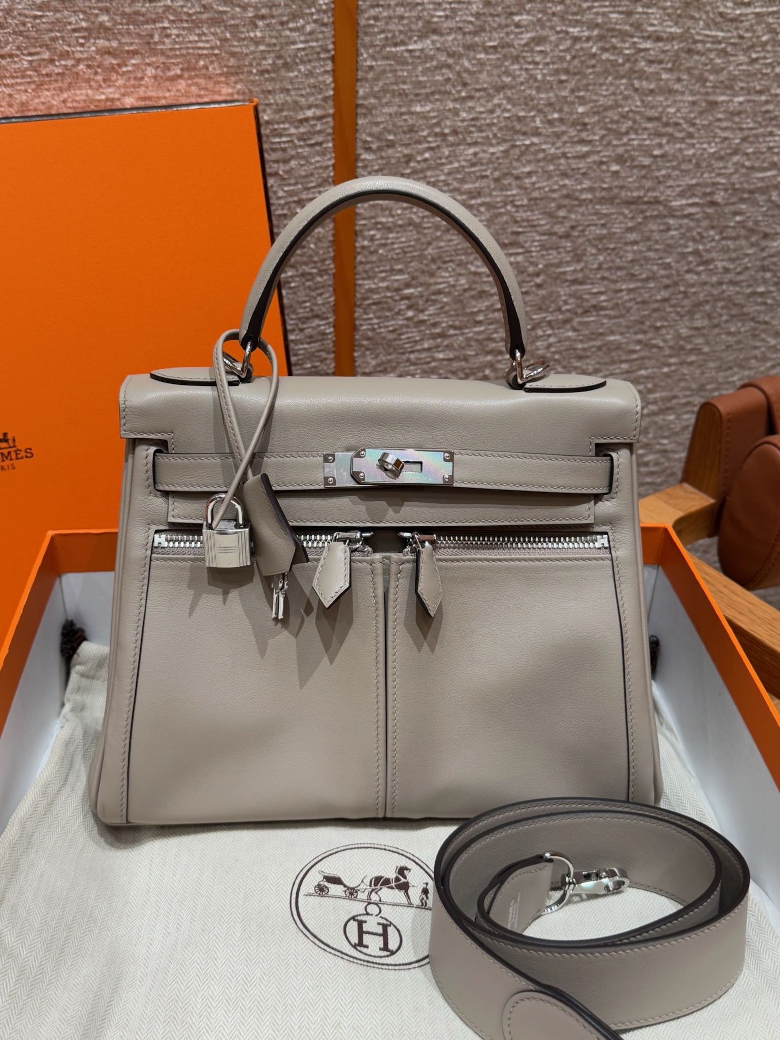 에르메스 Hermes Kelly Lakis 32cm Swift M8 Girs Asphalte/silver