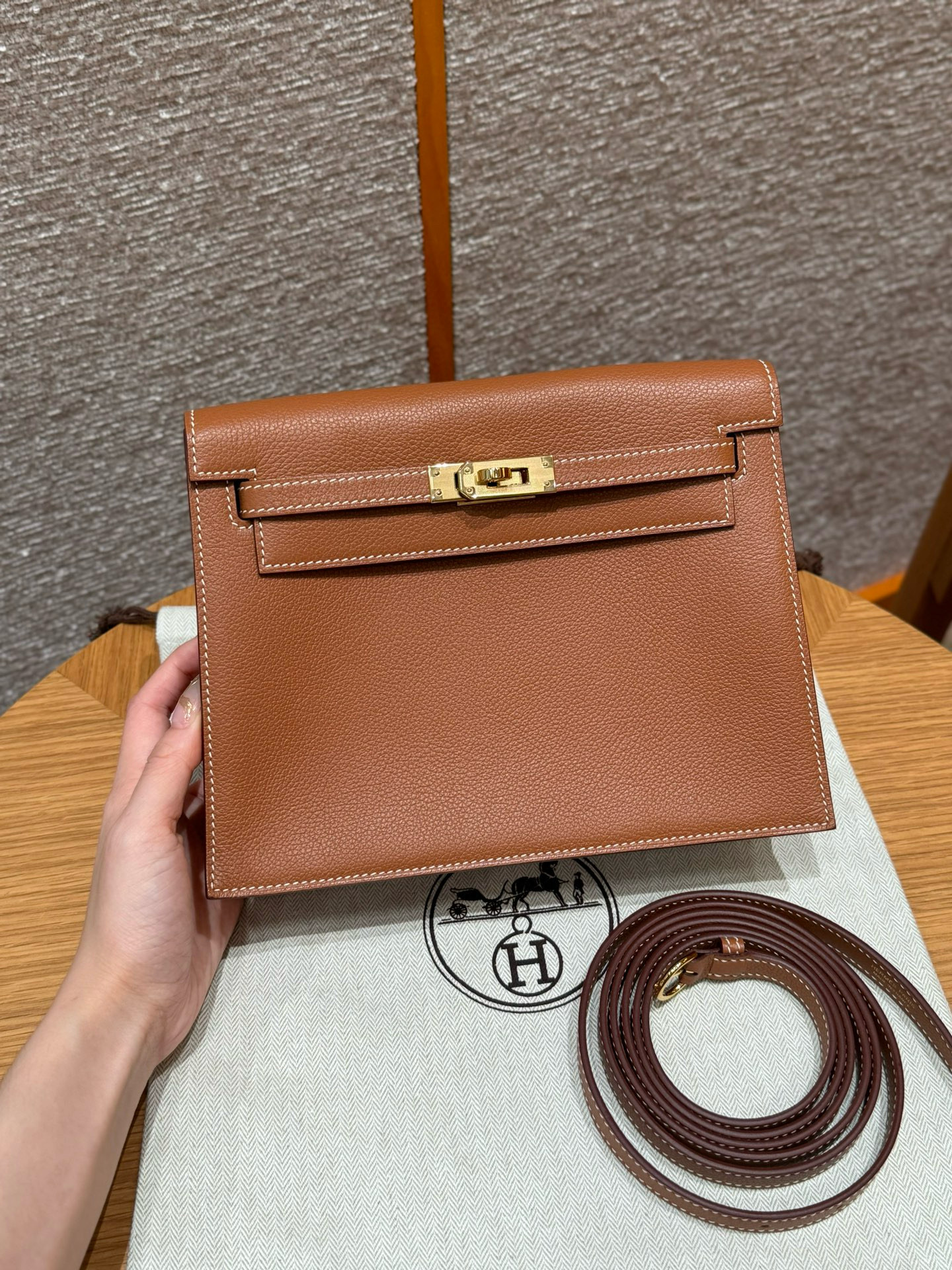 에르메스 Hermes Kelly danse 22cm evercolor 37 Gold/gold