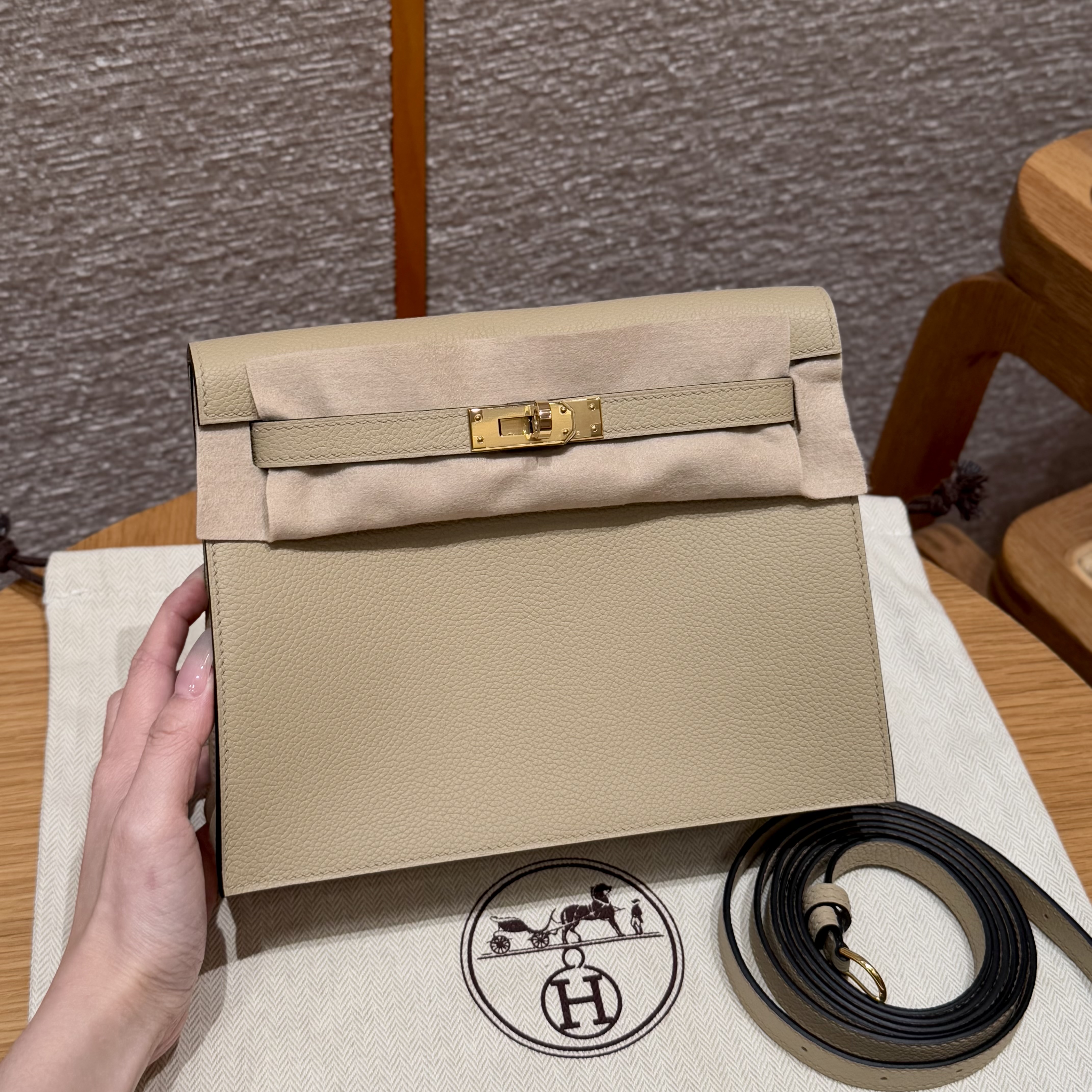 에르메스 Hermes Kelly danse 22cm evercolor S2 Trench/gold