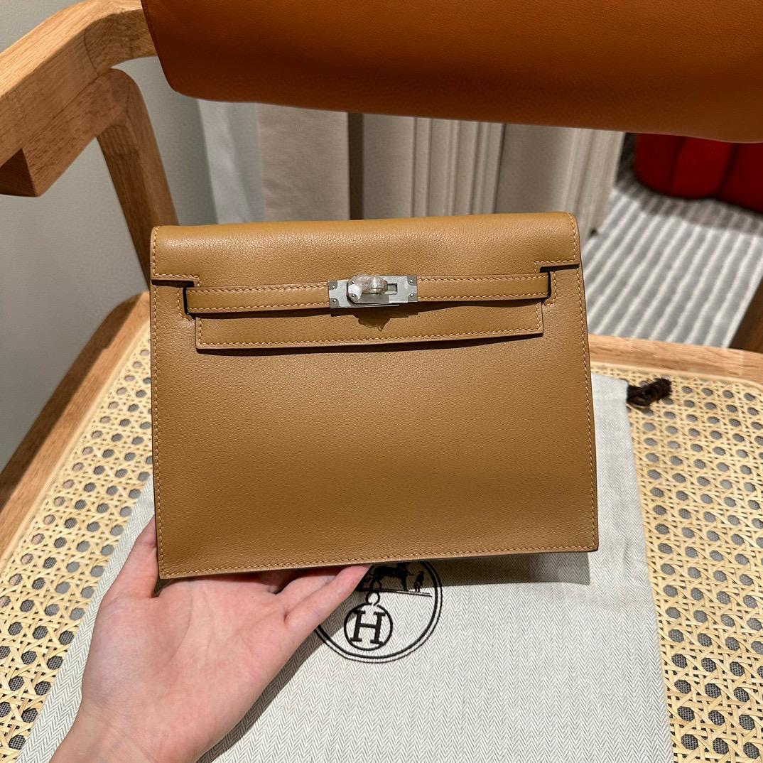 에르메스 Hermes Kelly danse 22cm swift 4B Biscuit/silver