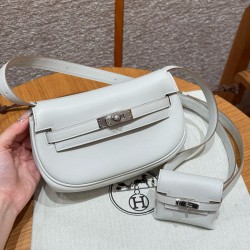 에르메스 Hermes Kelly moove17cm Swift M4 Girs pale/silver