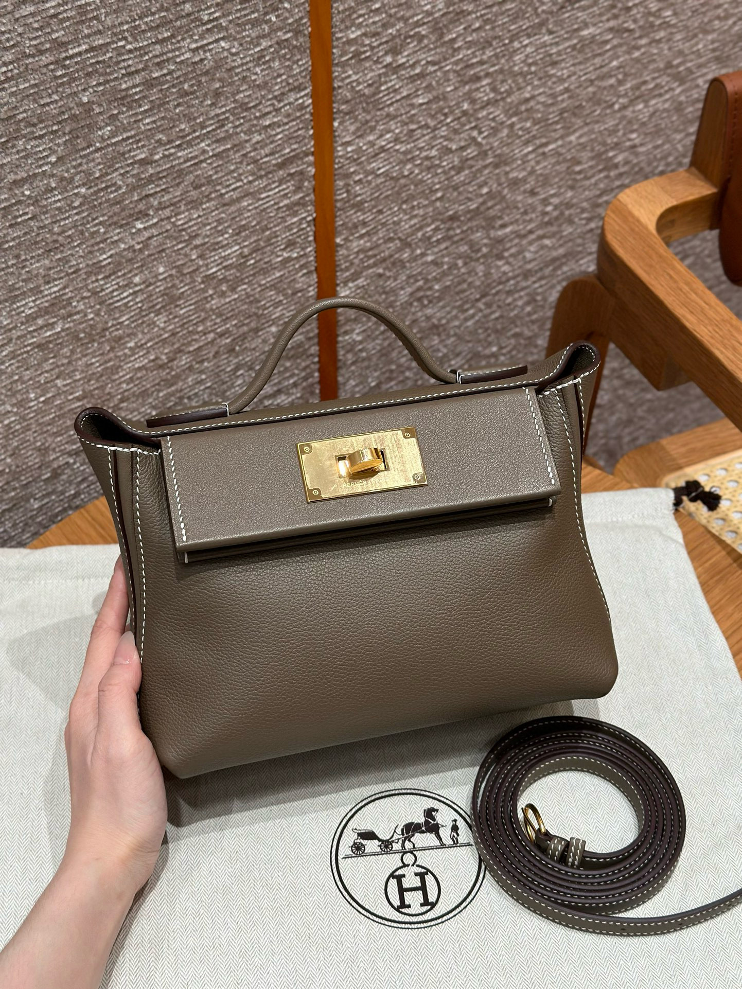 에르메스 Hermes Kelly 2424 21cm evercolor 18 Etoupe/gold