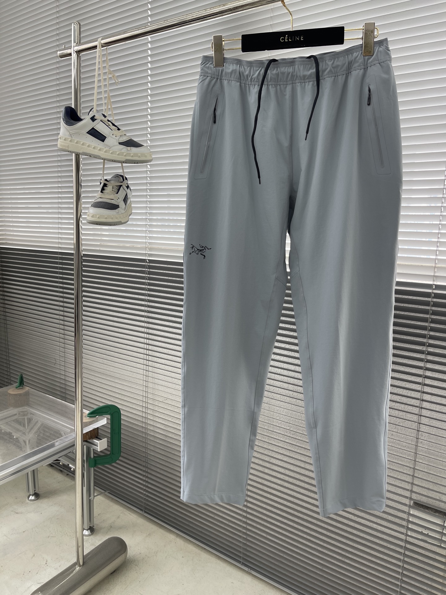 아크테릭스 ARC'TERYX 바지