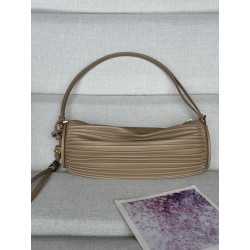 로에베 Loewe A912P84X27-1100  Bracelet Pouch In Pleated Nappa