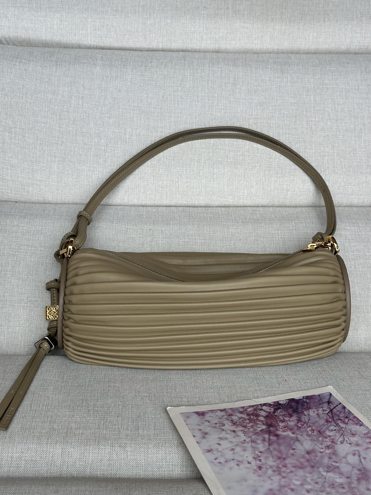 로에베 Loewe A912P84X27-1100  Bracelet Pouch In Pleated Nappa
