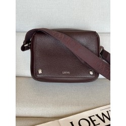 로에베 Loewe BANBA73X01 Medium Pebble Messenger Bag in Supple Grained Calfskin Black