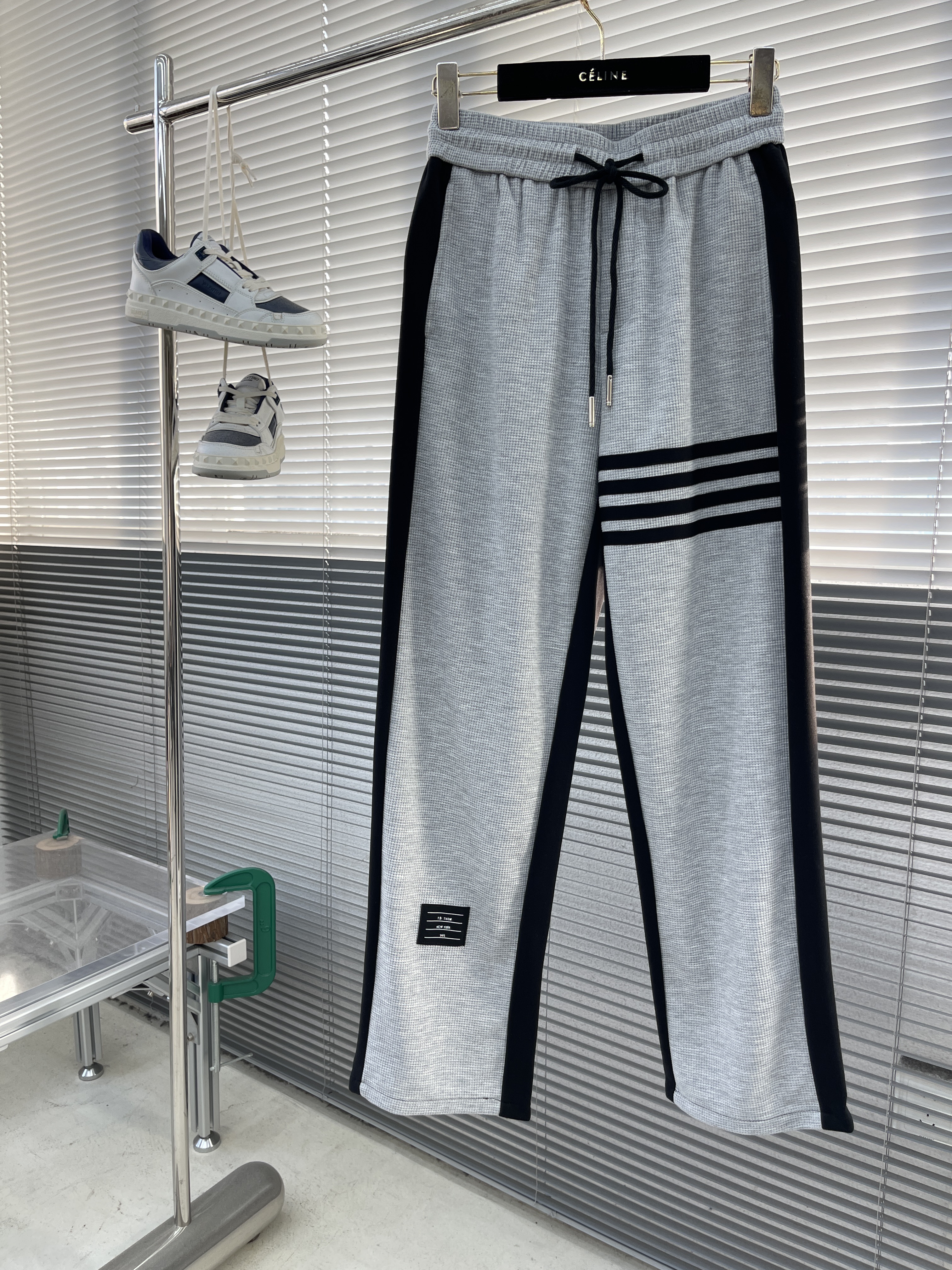톰브라운 Thom Browne 바지