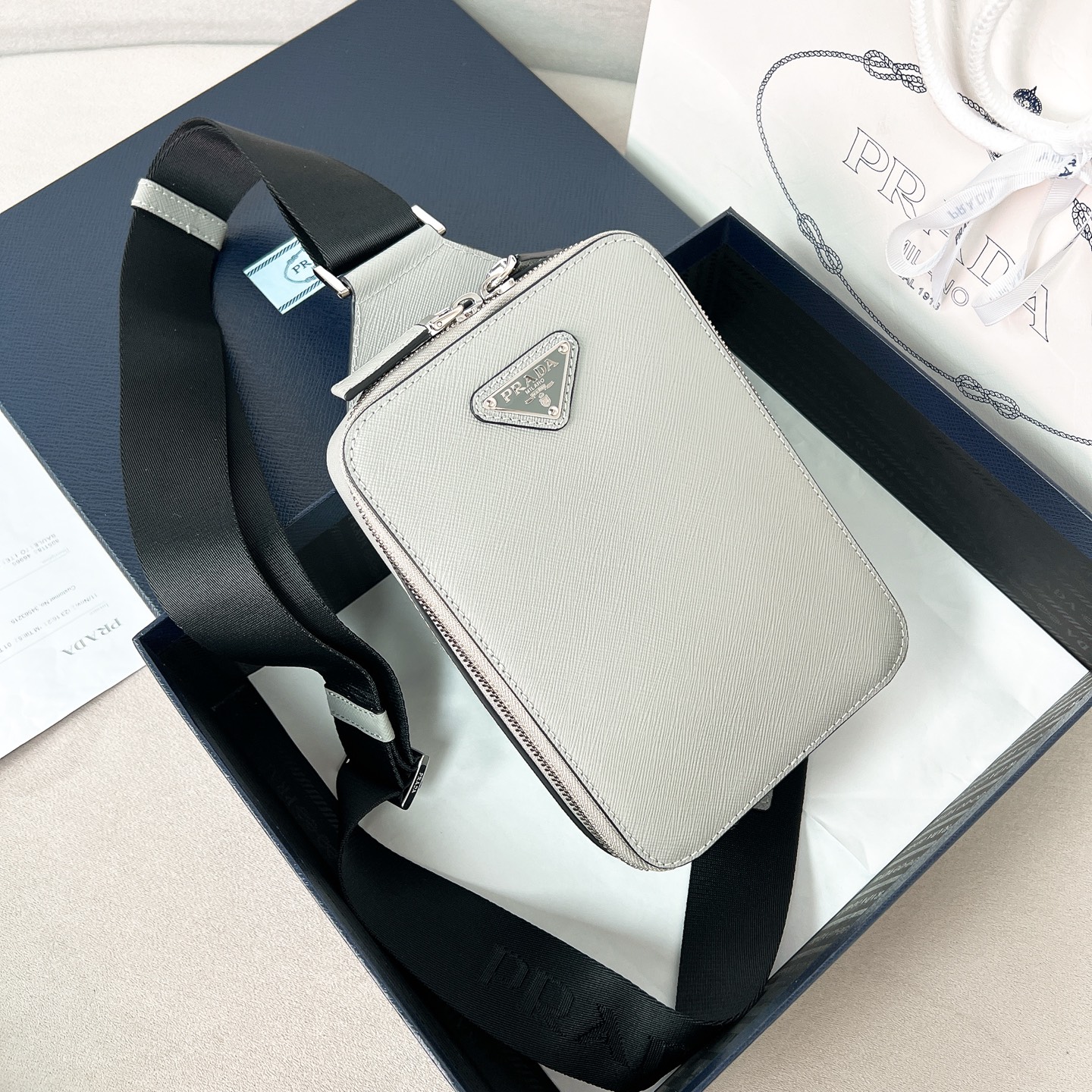 프라다 Prada 2VZ106 벨트 백 20cm