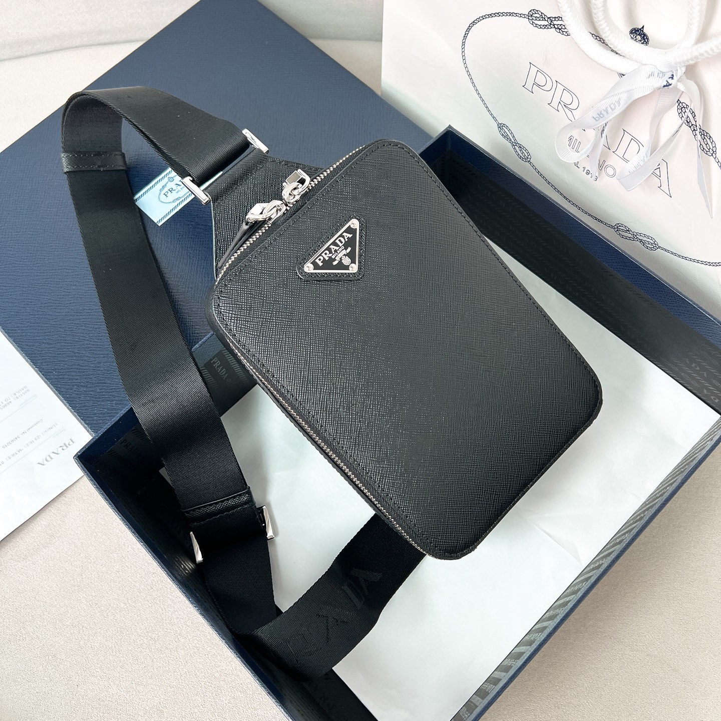 프라다 Prada 2VZ106 벨트 백 20cm