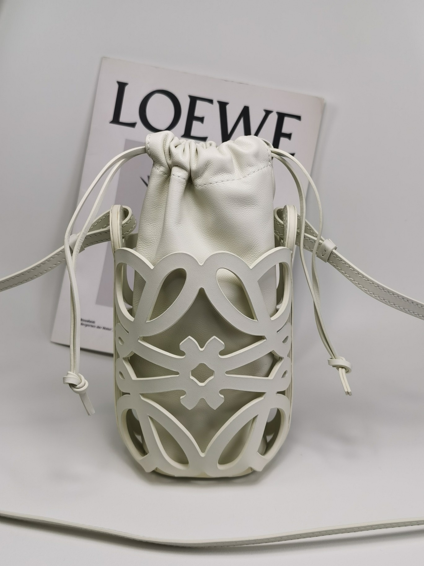 로에베 Loewe 922B Anagram 크로스 백