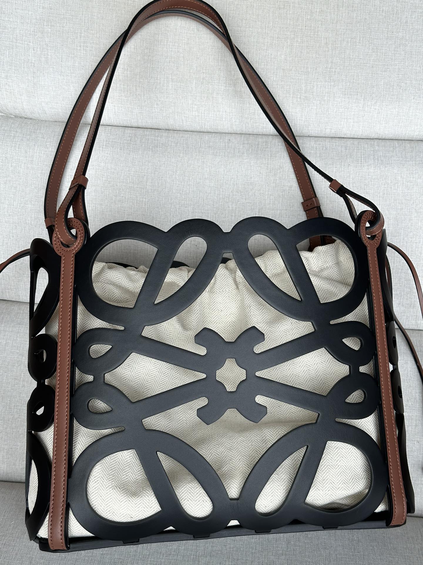 로에베 Loewe 10678 Anagram Tote 32cm