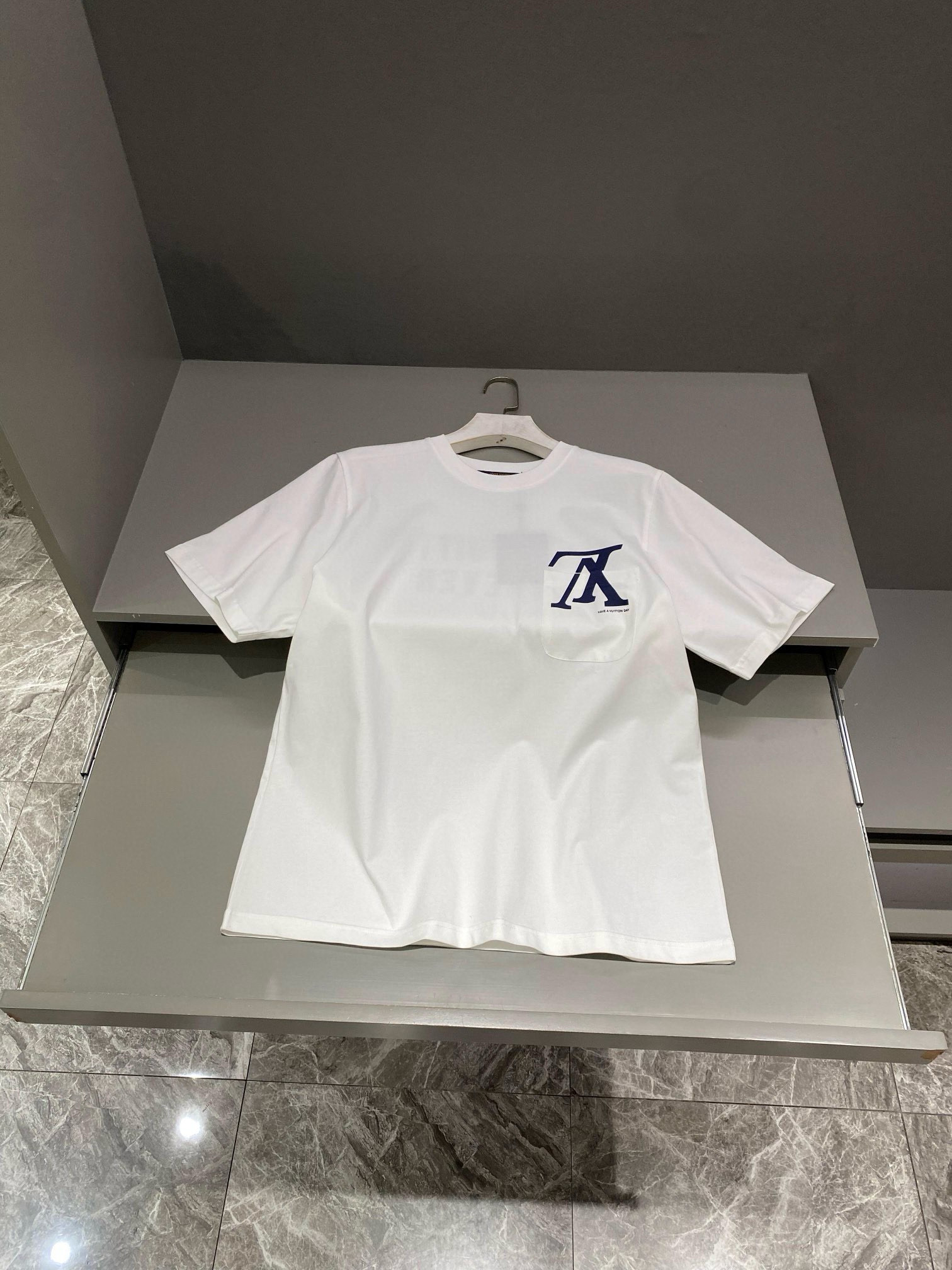 루이비통 Louis Vuitton 반팔 티셔츠