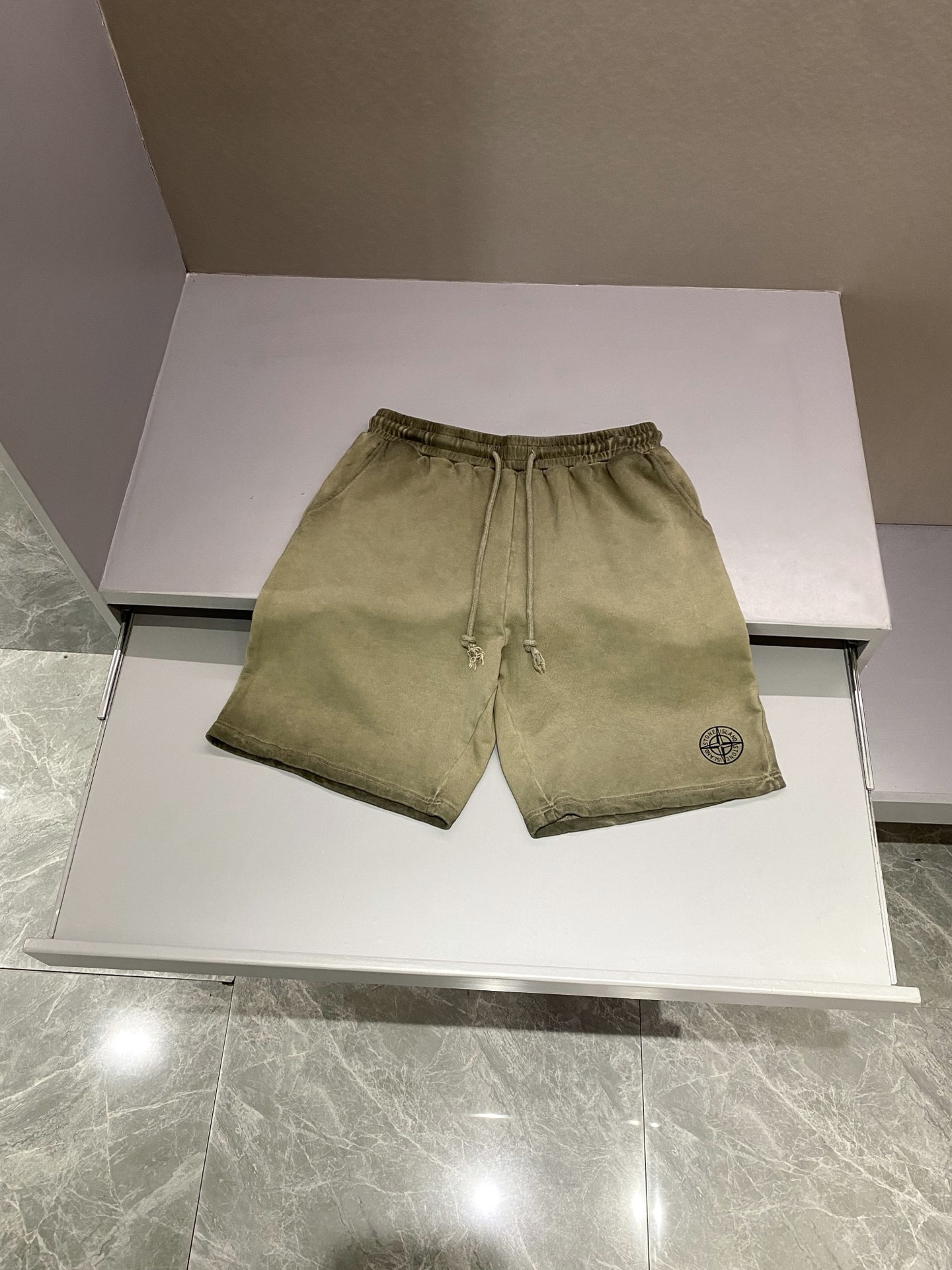 스톤아일랜드 Stone Island 반바지