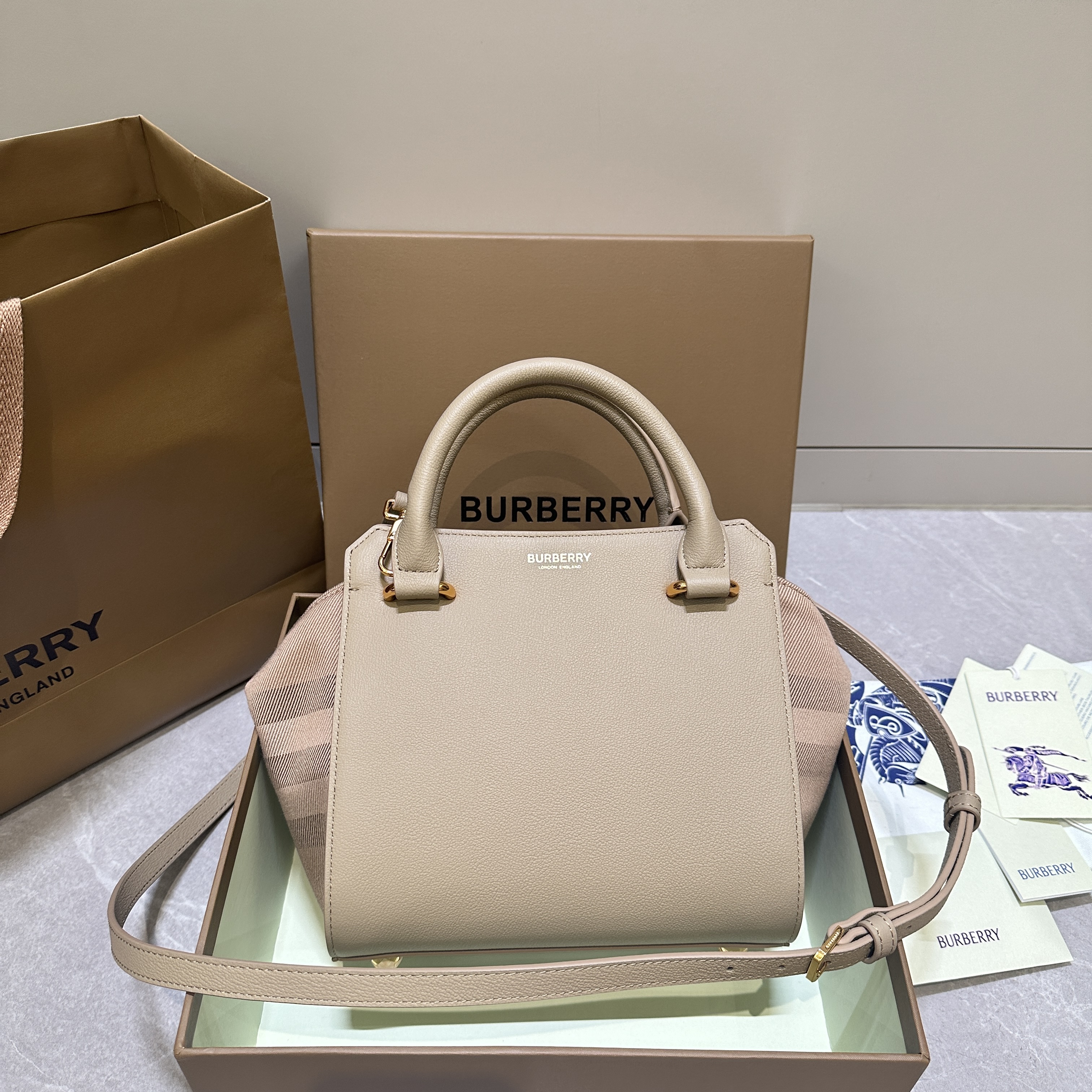 버버리 Burberry 4881 탑 핸들백 21CM