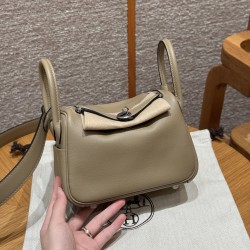 에르메스 Hermes Mini Lindy 19cm Swift 8Q Beige Marfa/silver