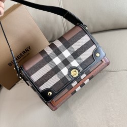 버버리 Burberry  9061 크로스 백  25cm