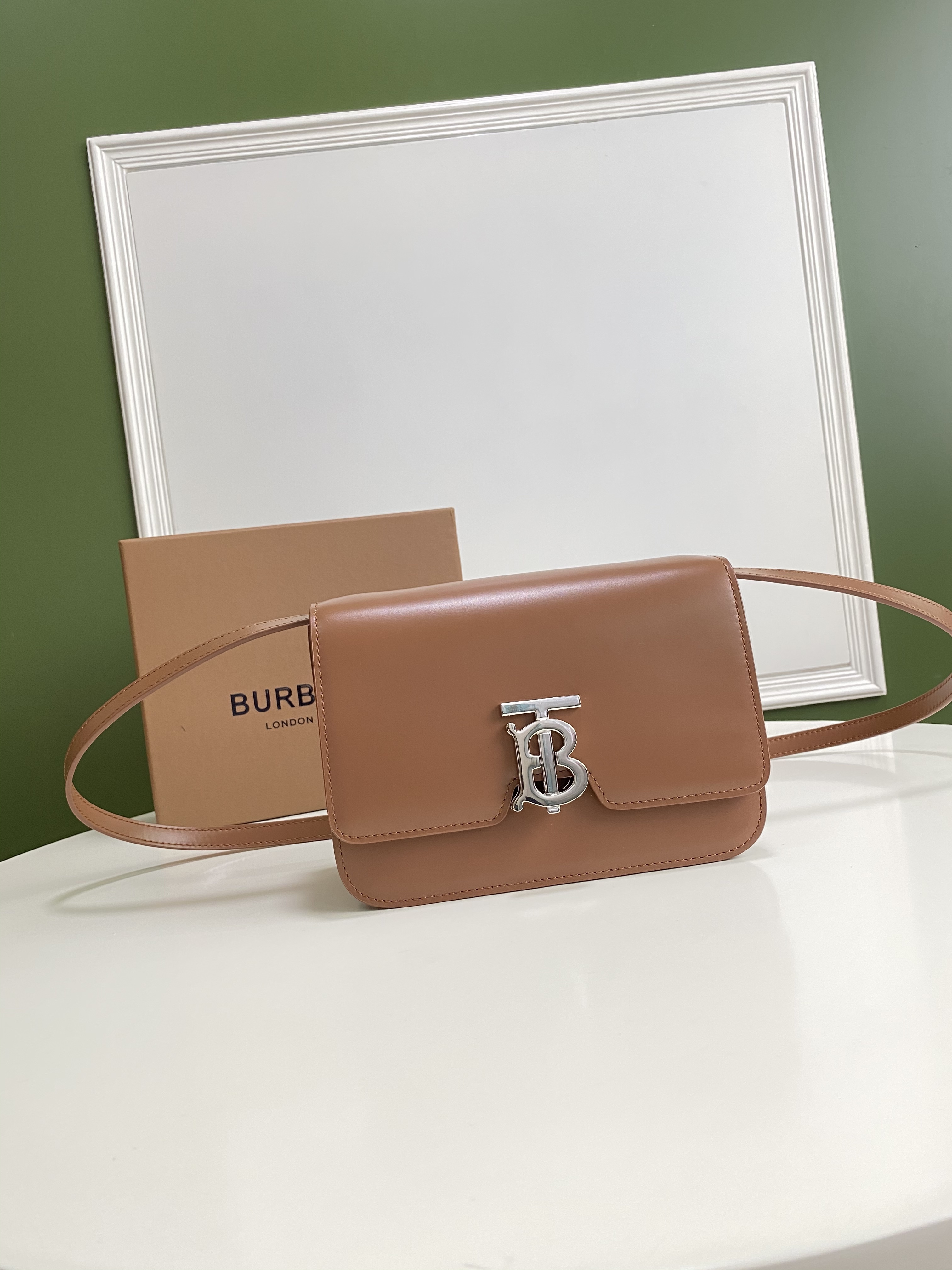 버버리 Burberry 3311 크로스 백 21cm