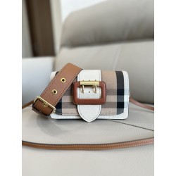 버버리 Burberry 4601 The Buckle 크로스 백 19.5cm