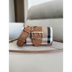 버버리 Burberry 4601 The Buckle 크로스 백 19.5cm