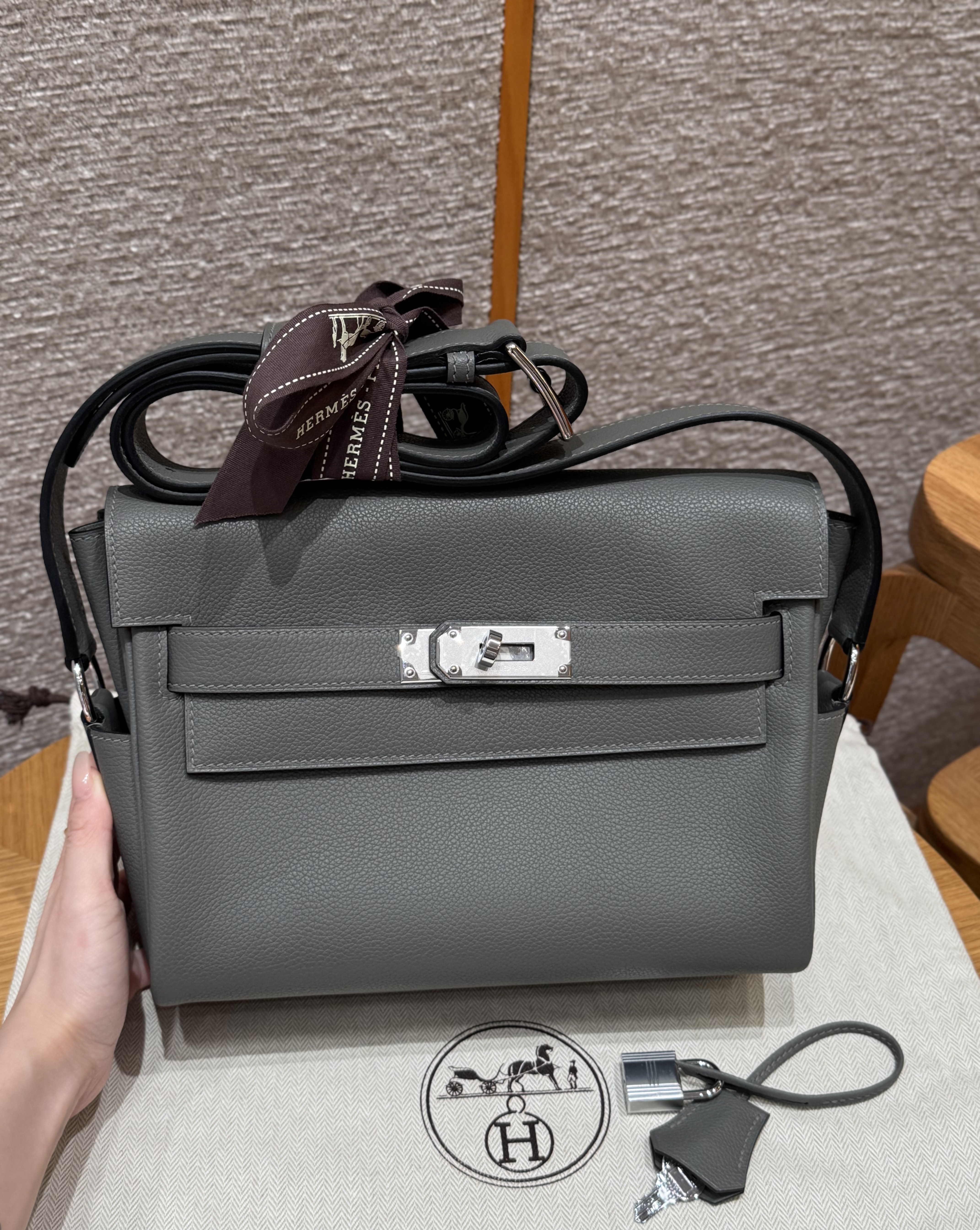 에르메스 Hermes Kelly Messenger 24cm Evercolor 0L Girs Meyer/silver