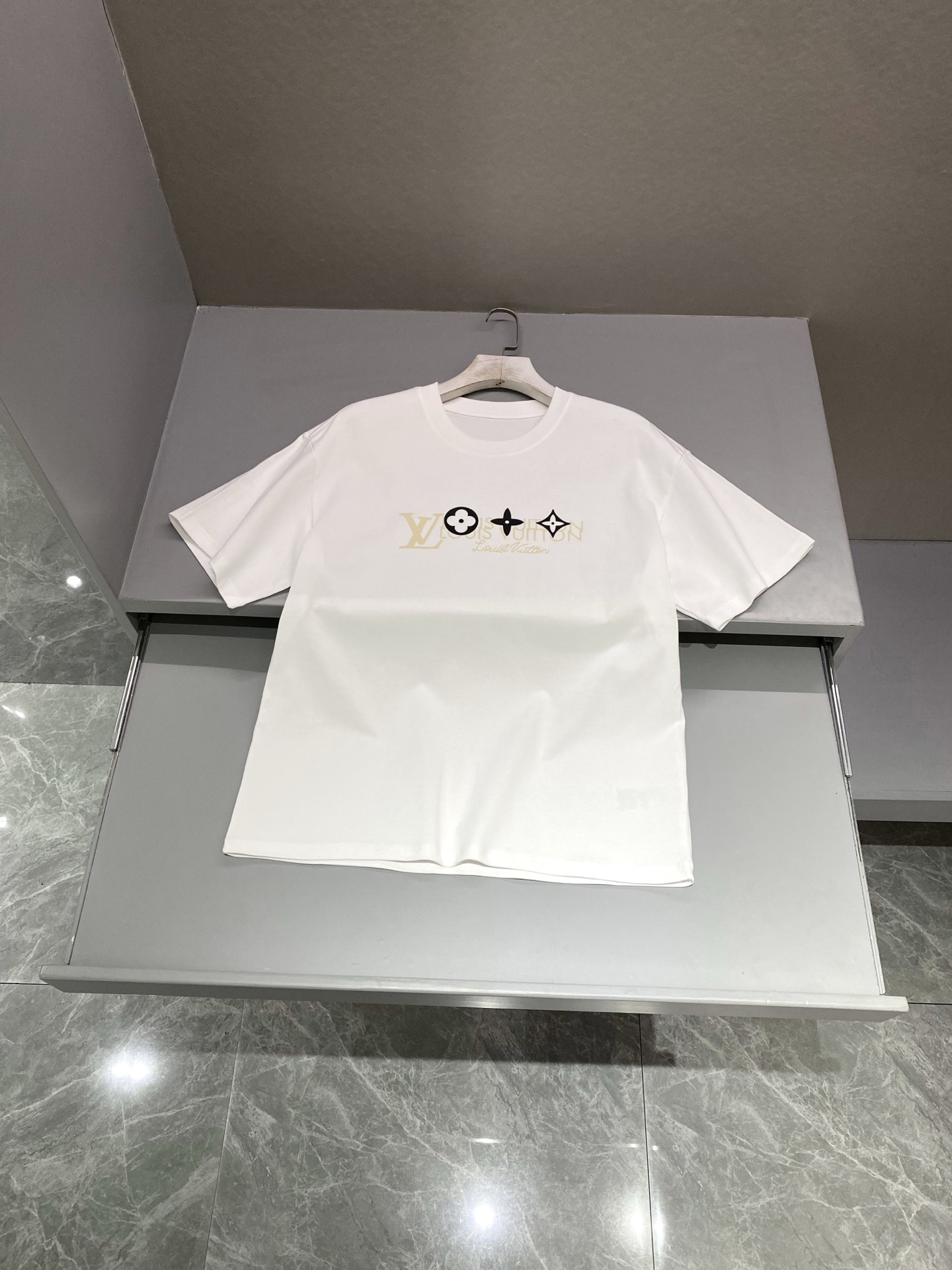 루이비통 Louis Vuitton 반팔 티셔츠