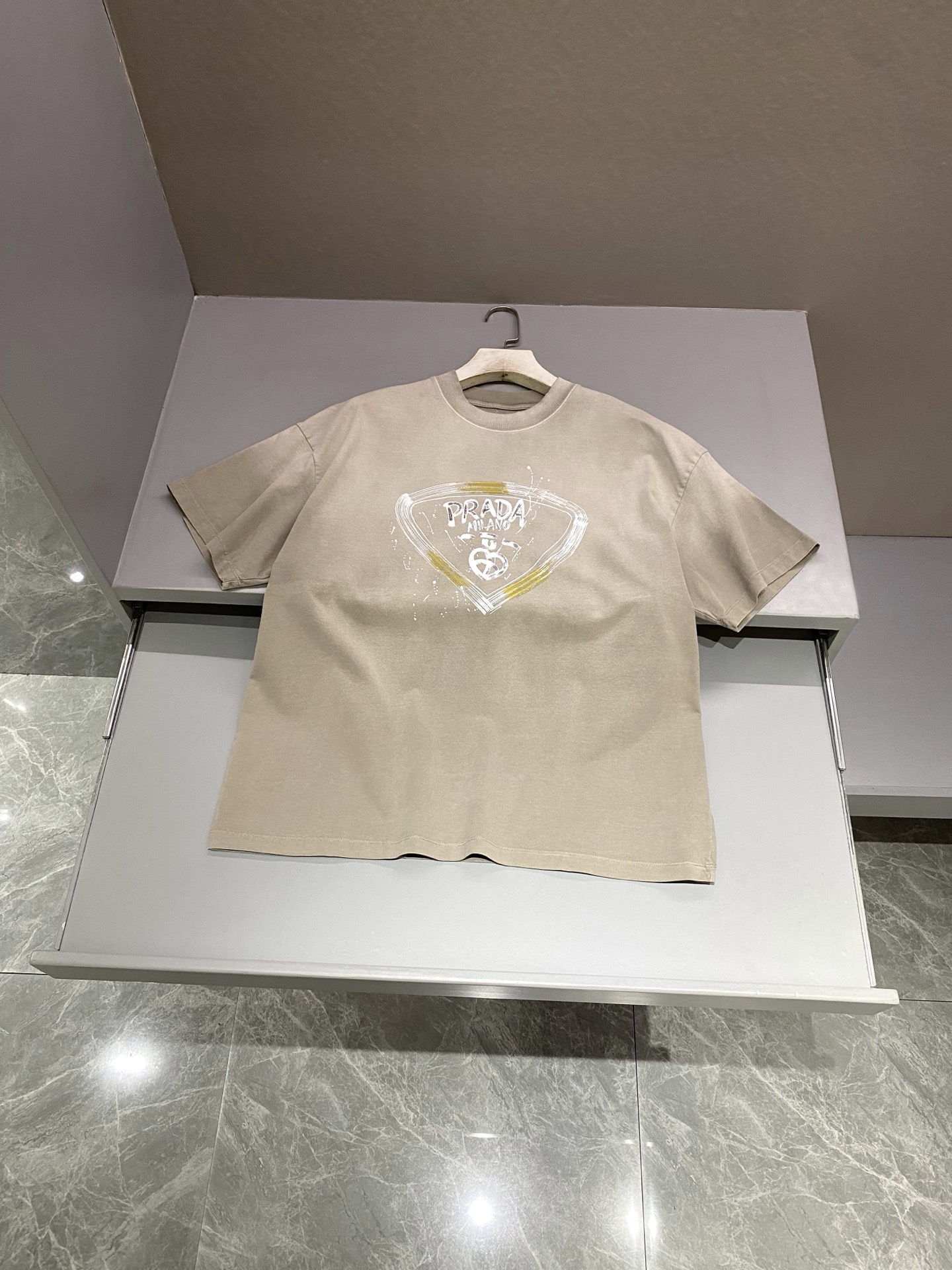 프라다 Prada 반팔 티셔츠