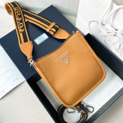 프라다 Prada 1BH191 숄더백 20CM
