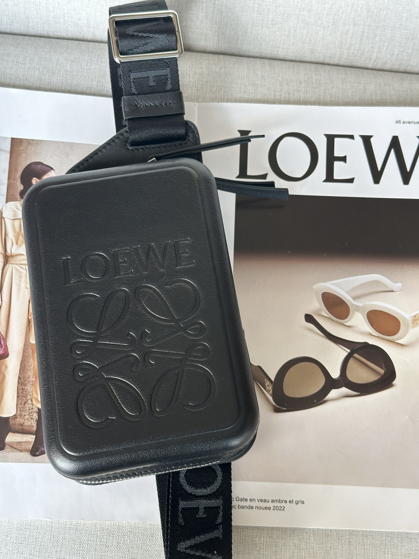 로에베 Loewe 6007 Molded Sling 벨트 백