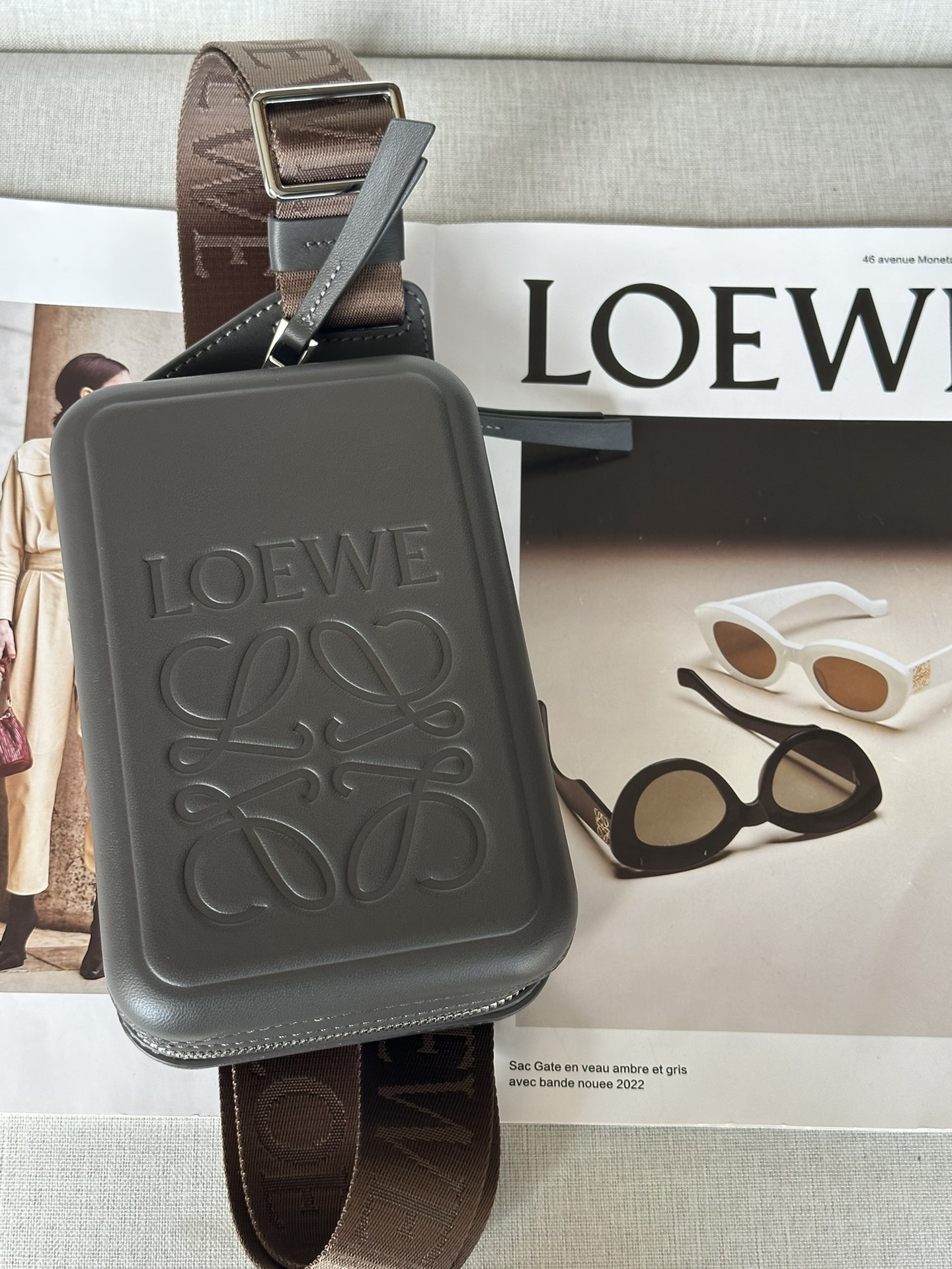 로에베 Loewe 6007 Molded Sling 벨트 백