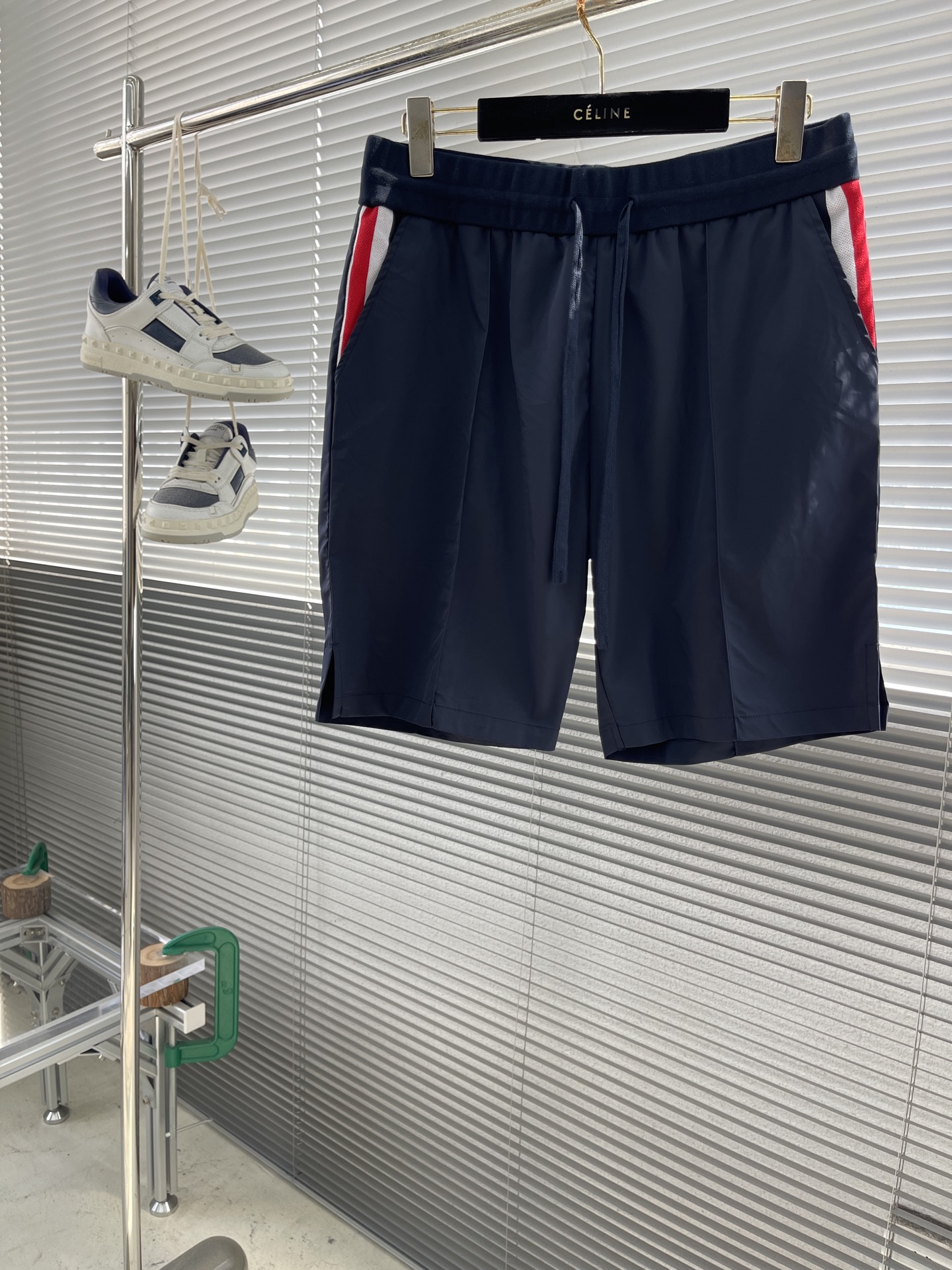 톰브라운 Thom Browne 반바지