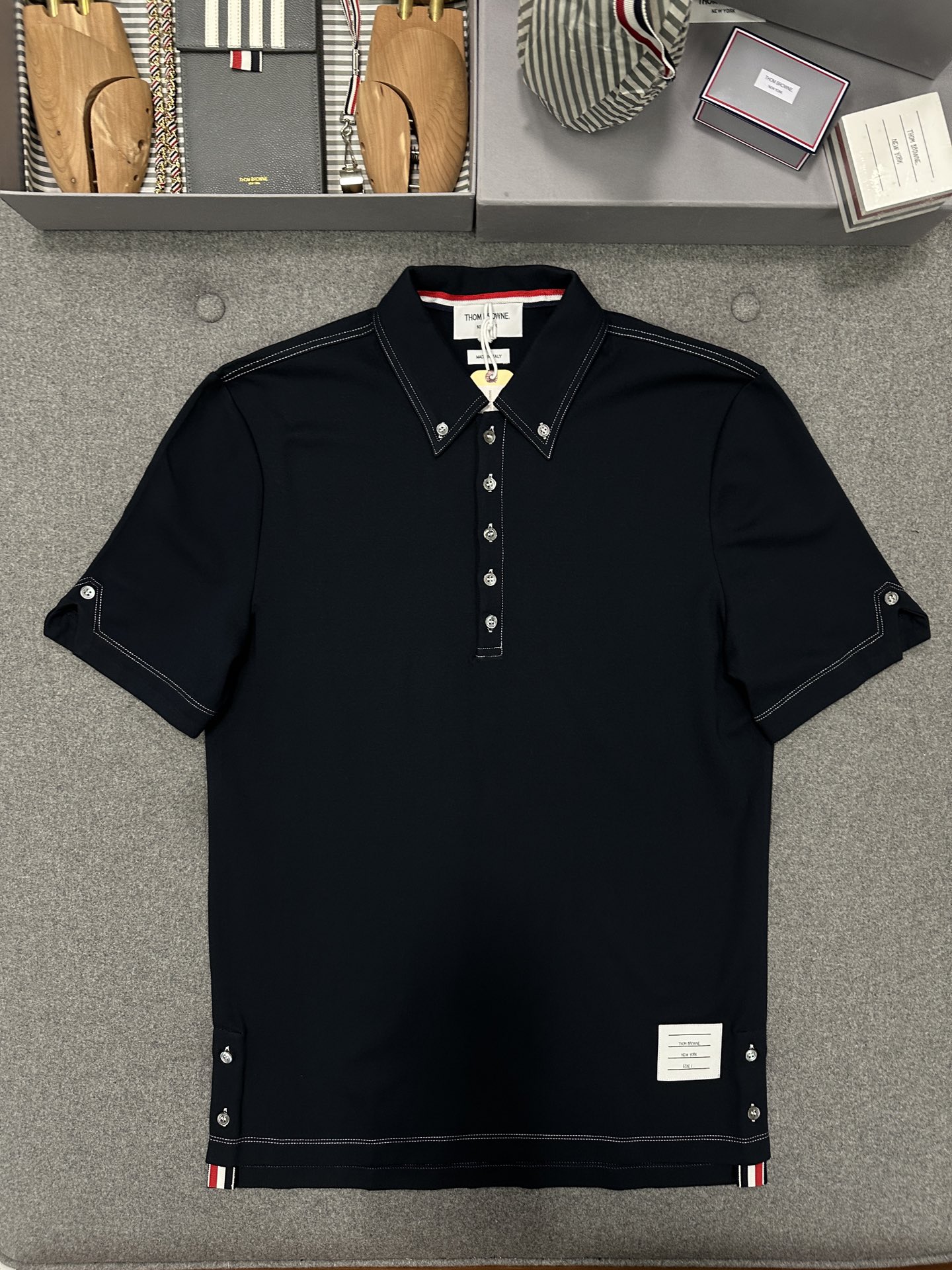 톰브라운 Thom Browne 동서 폴로 셔츠