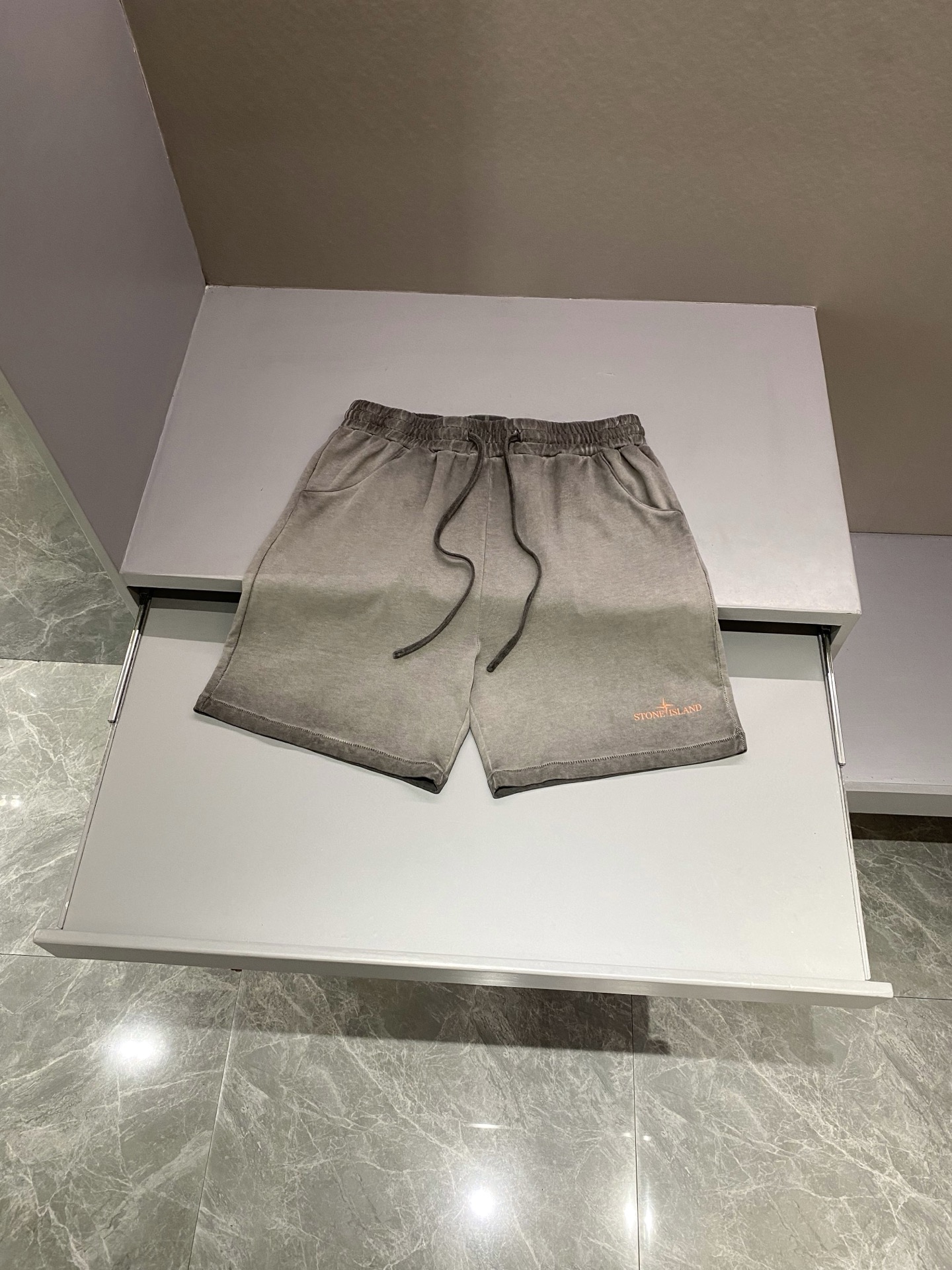 스톤아일랜드 Stone Island 반바지