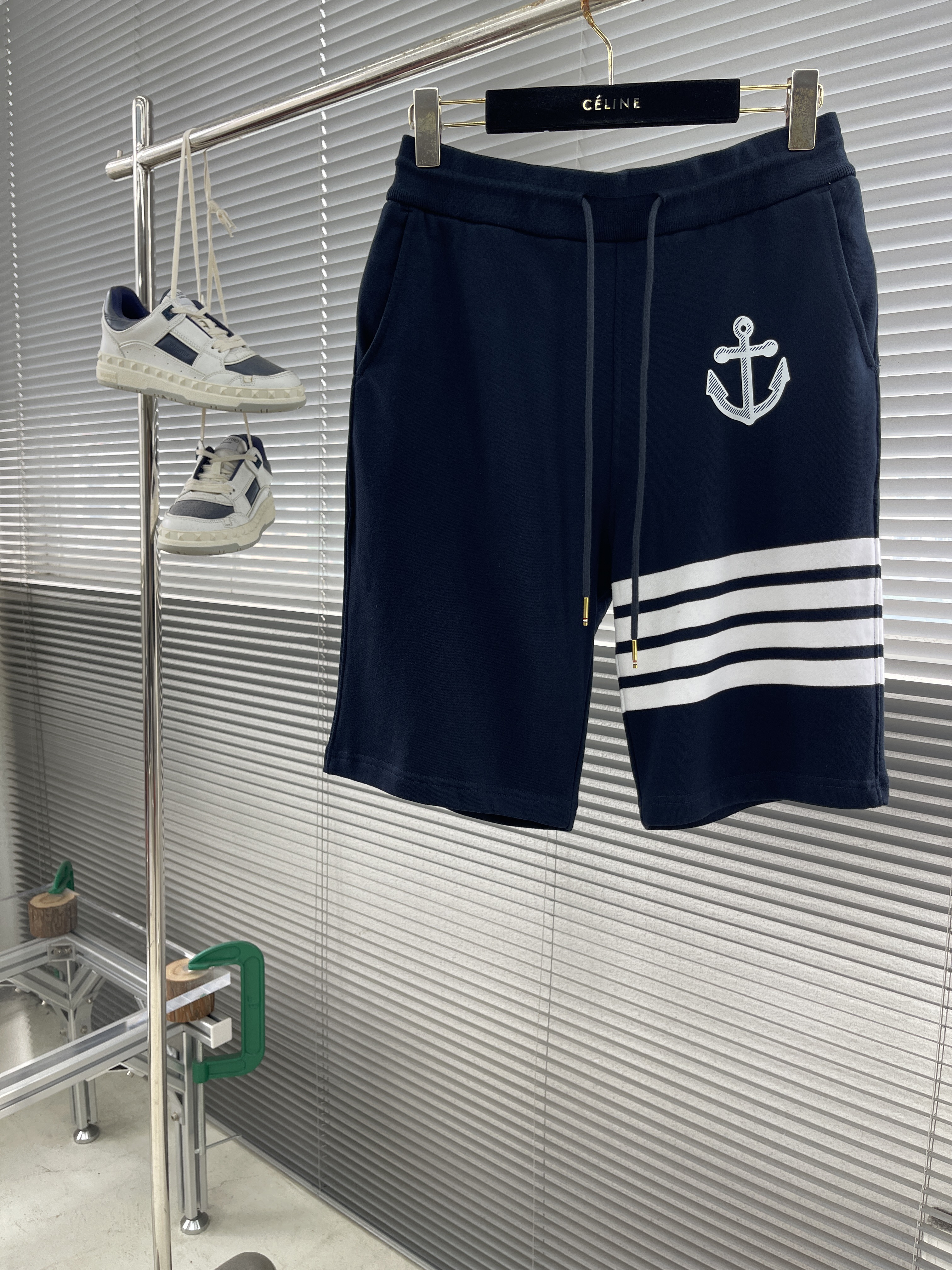 톰브라운 Thom Browne 반바지