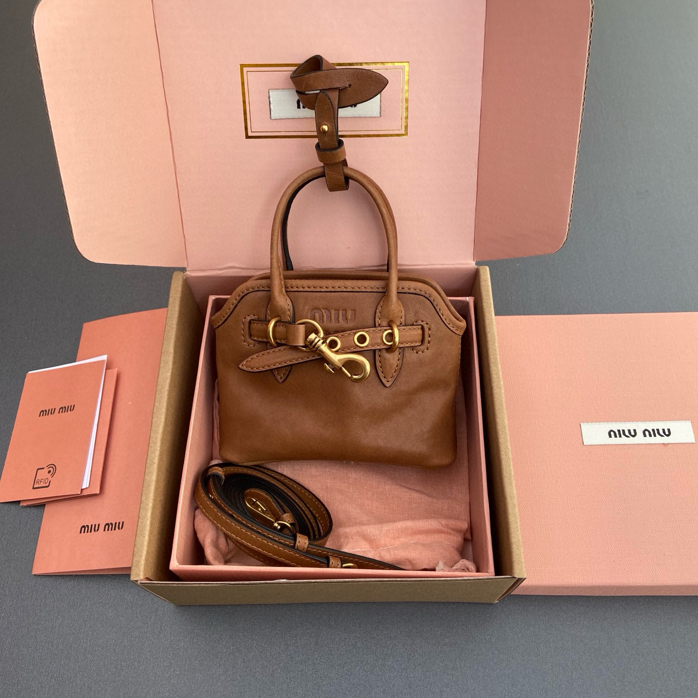 미우 미우 MIU MIU 탑 핸들백 MM0400-5BG037 12.5CM