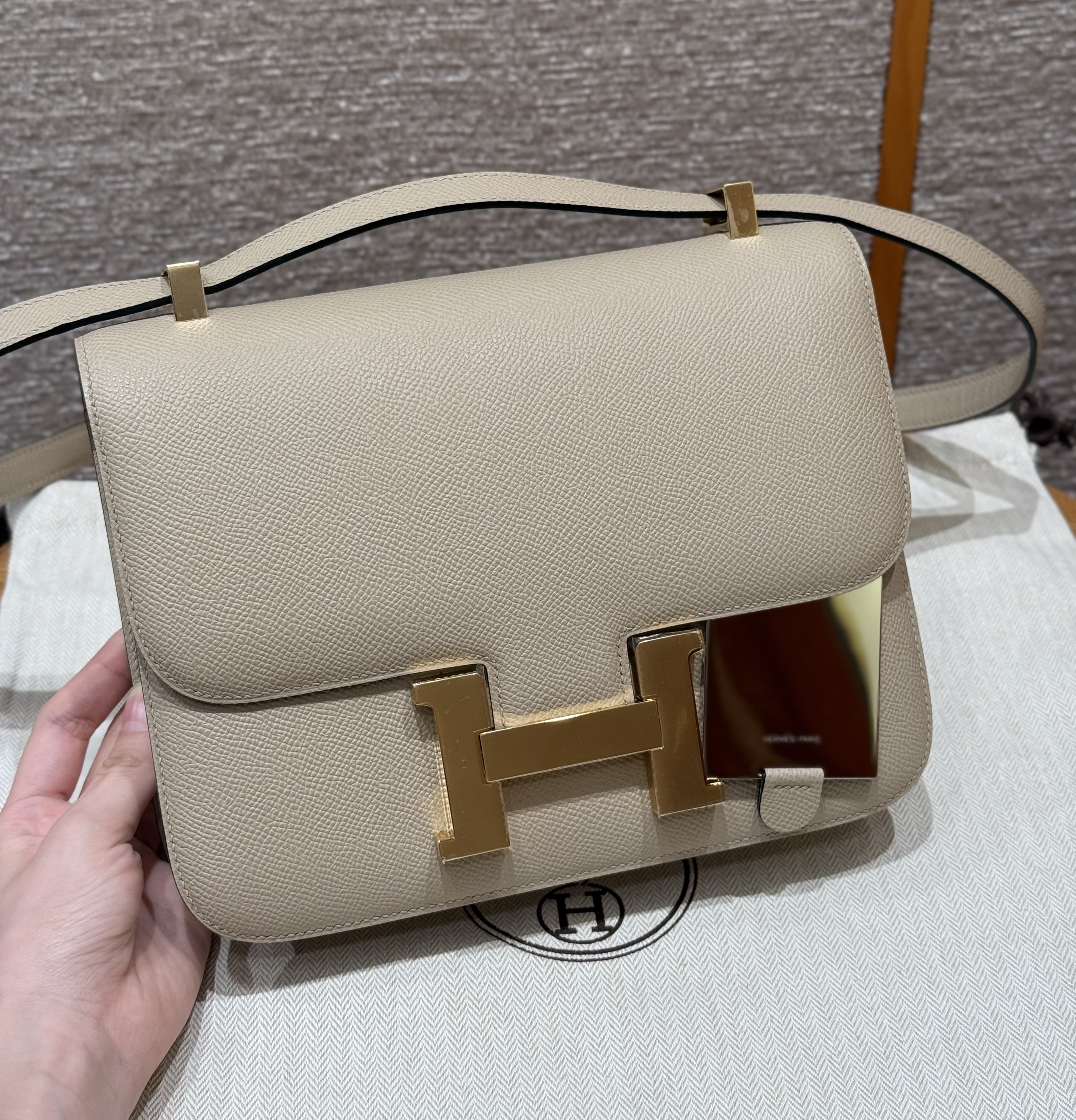에르메스 Hermes Constance with mirror 24cm Epsom S2 Trench/gold
