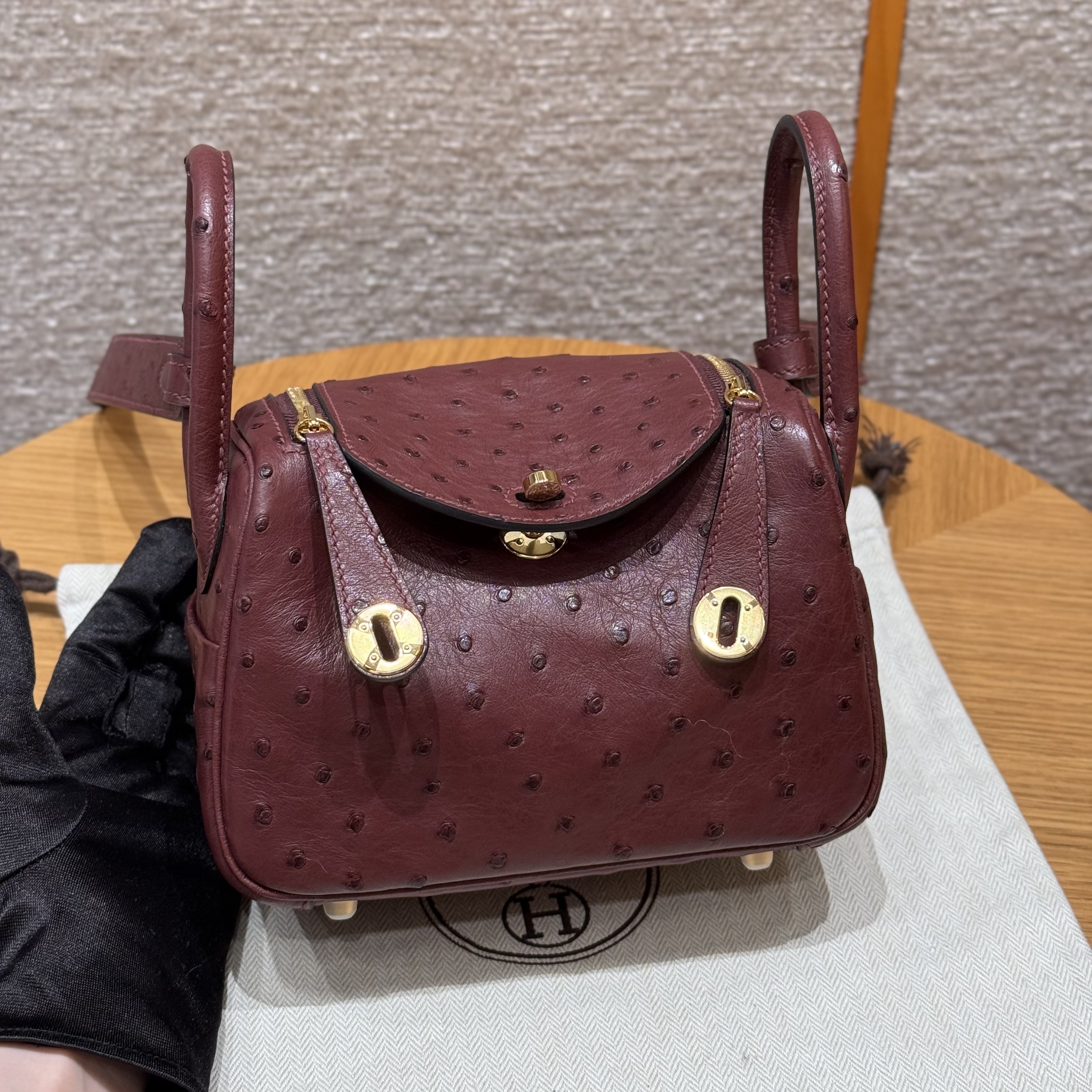 에르메스 Hermes Mini Lindy 19cm KK ostrich 57 Bordeaux/gold