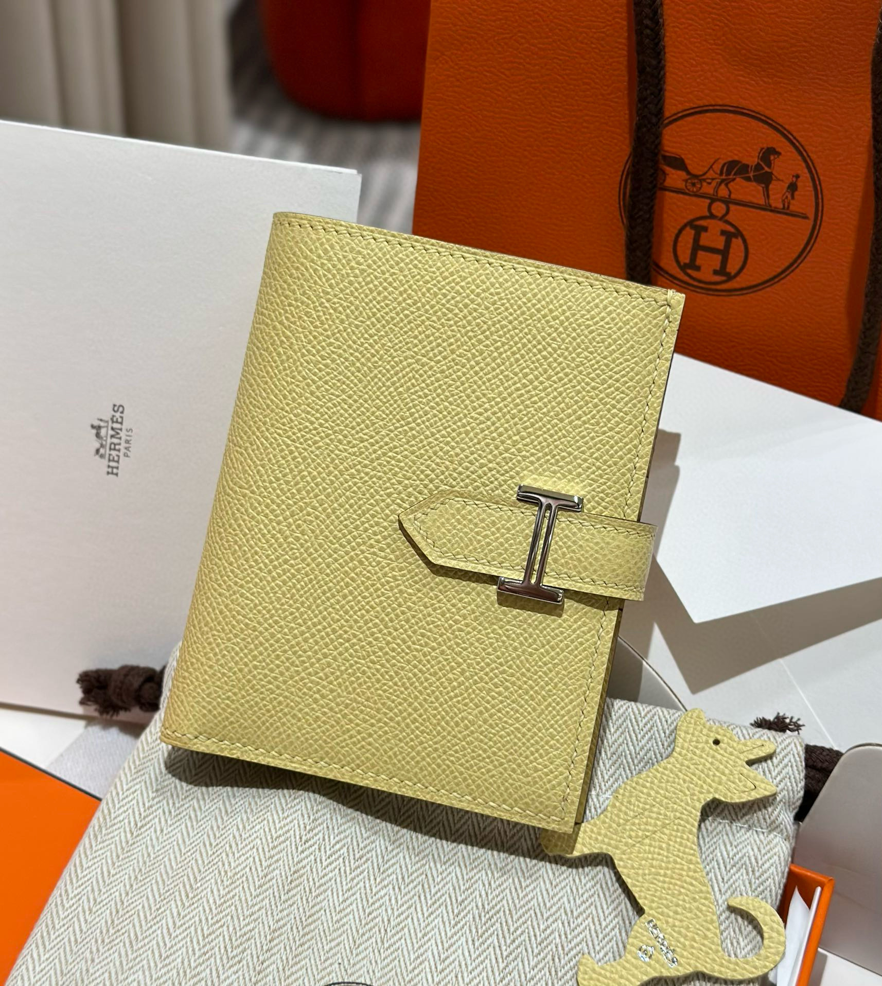에르메스 Hermes Bearn Compact wallet 12cm Epsom 1Z Jaune Poussin/silver