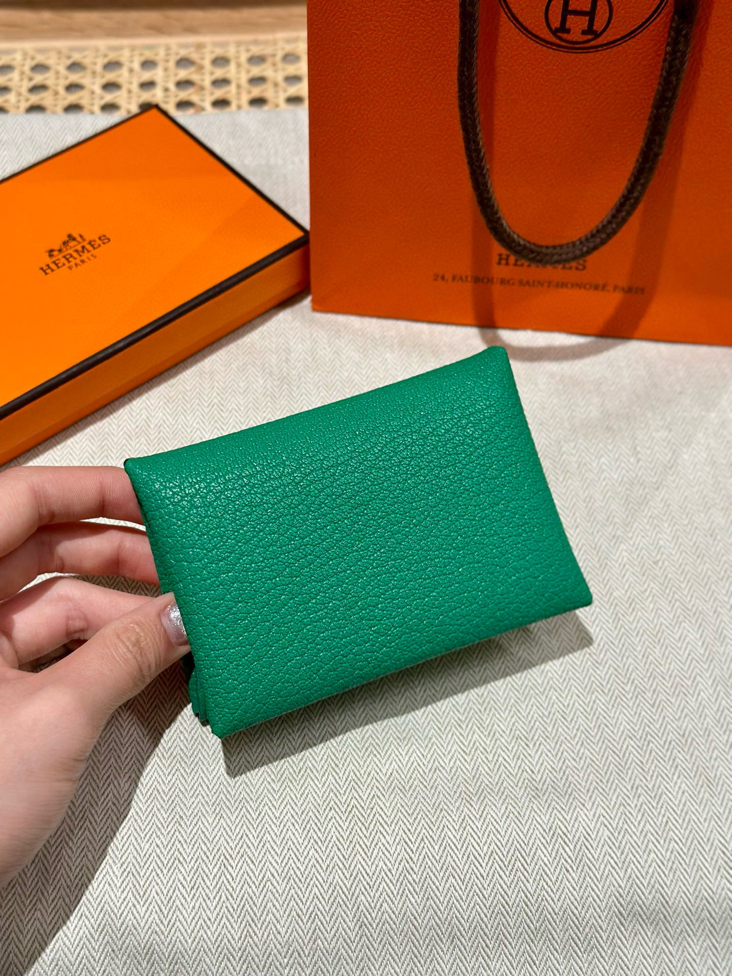 에르메스 Hermes Calvin duo Card Holder 10.5cm chèvre 6W Menthe and WO Vert Bosphore/silver