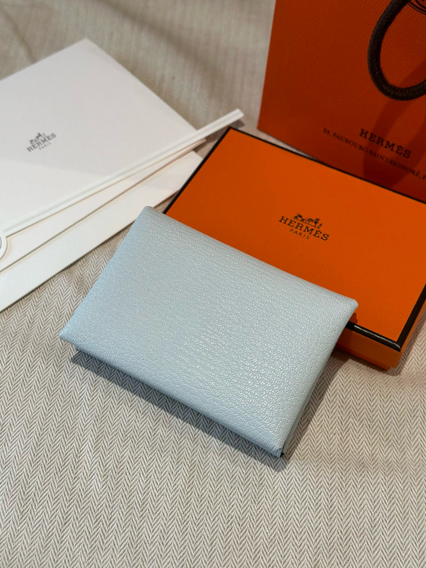 에르메스 Hermes Calvin duo Card Holder 10.5cm chèvre 08 Blue pale and 36 Brique/silver