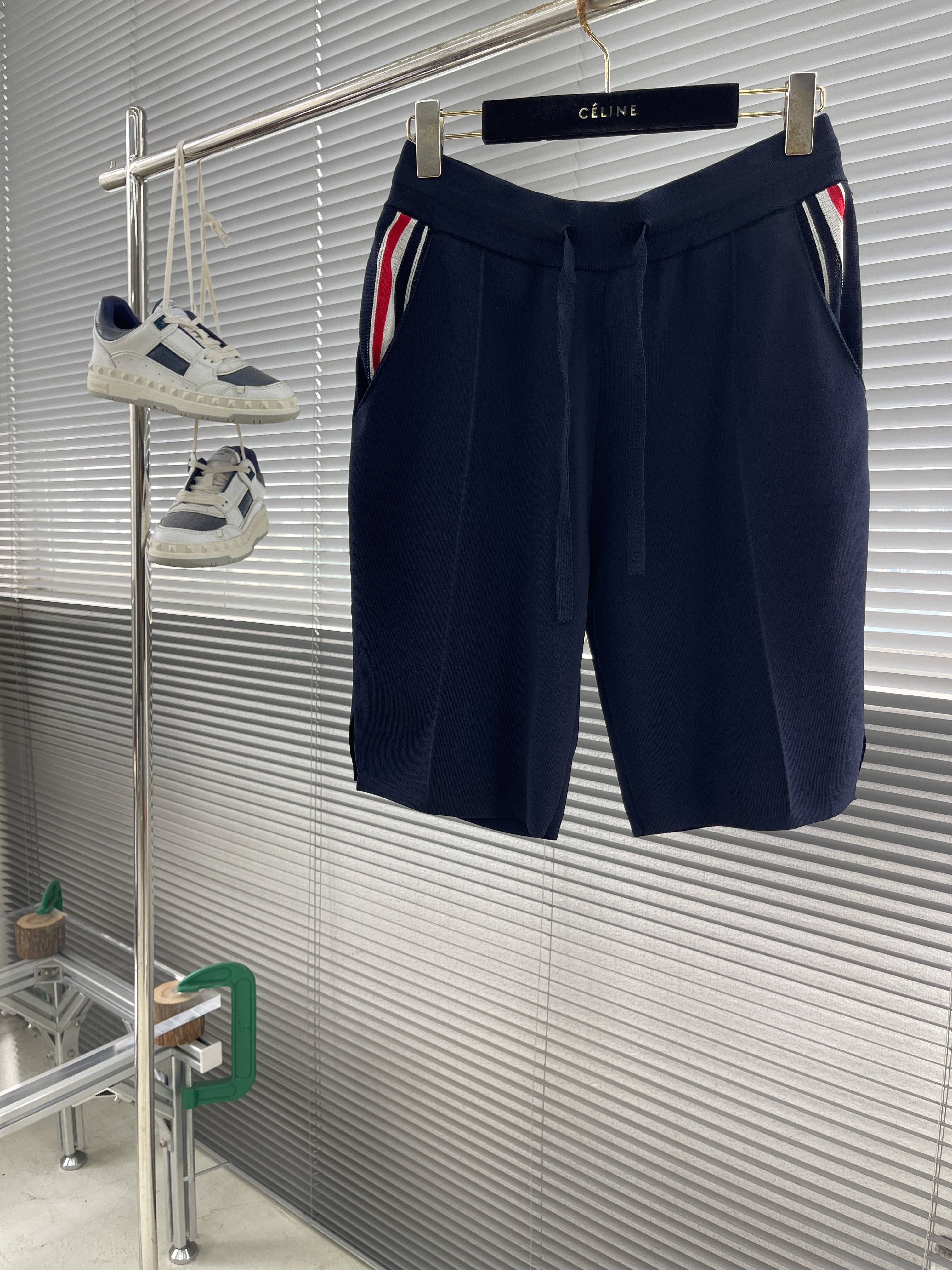 톰브라운 Thom Browne 반바지