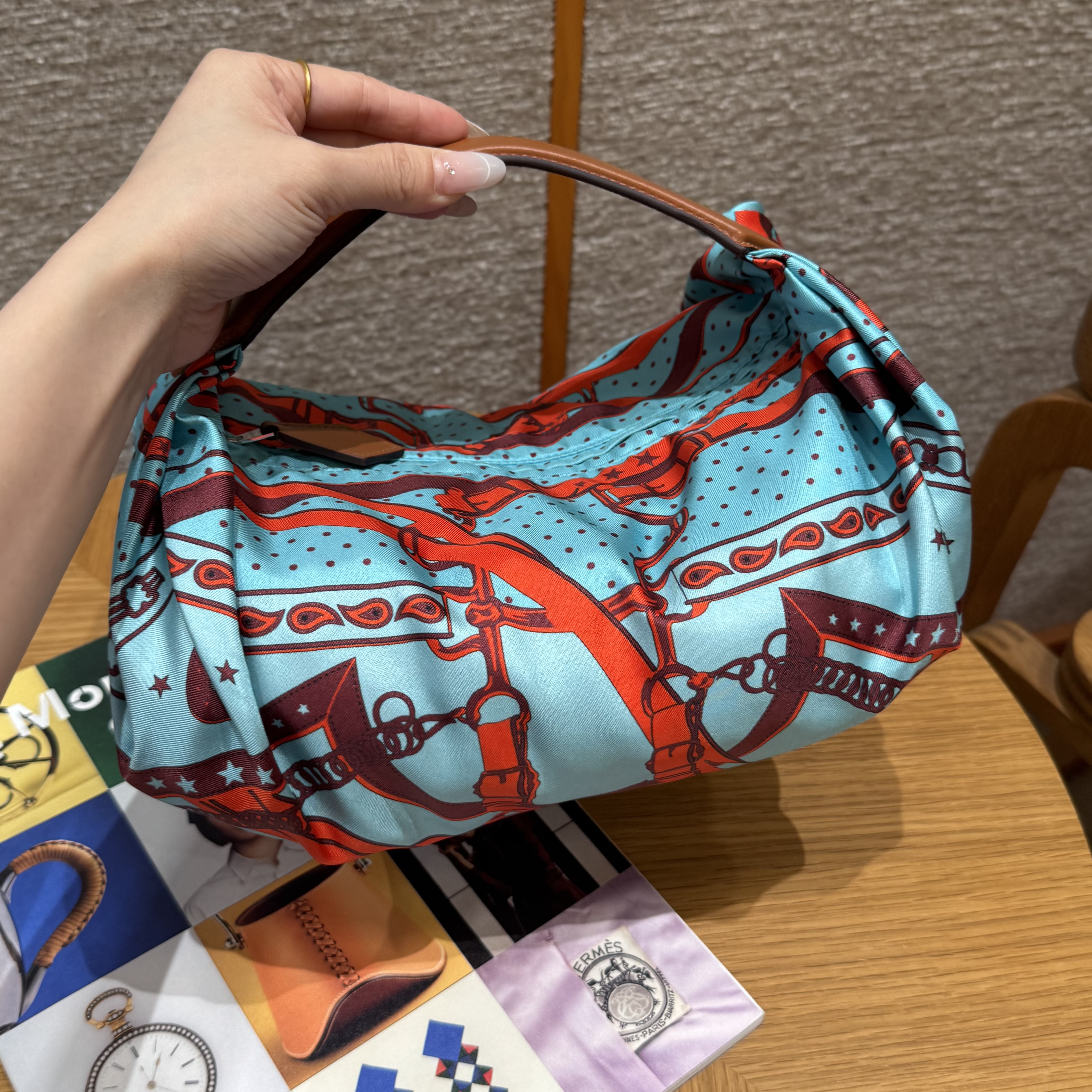 에르메스 Hermes Balusoie 32cm Silk and Hunter Orange and Blue/silver