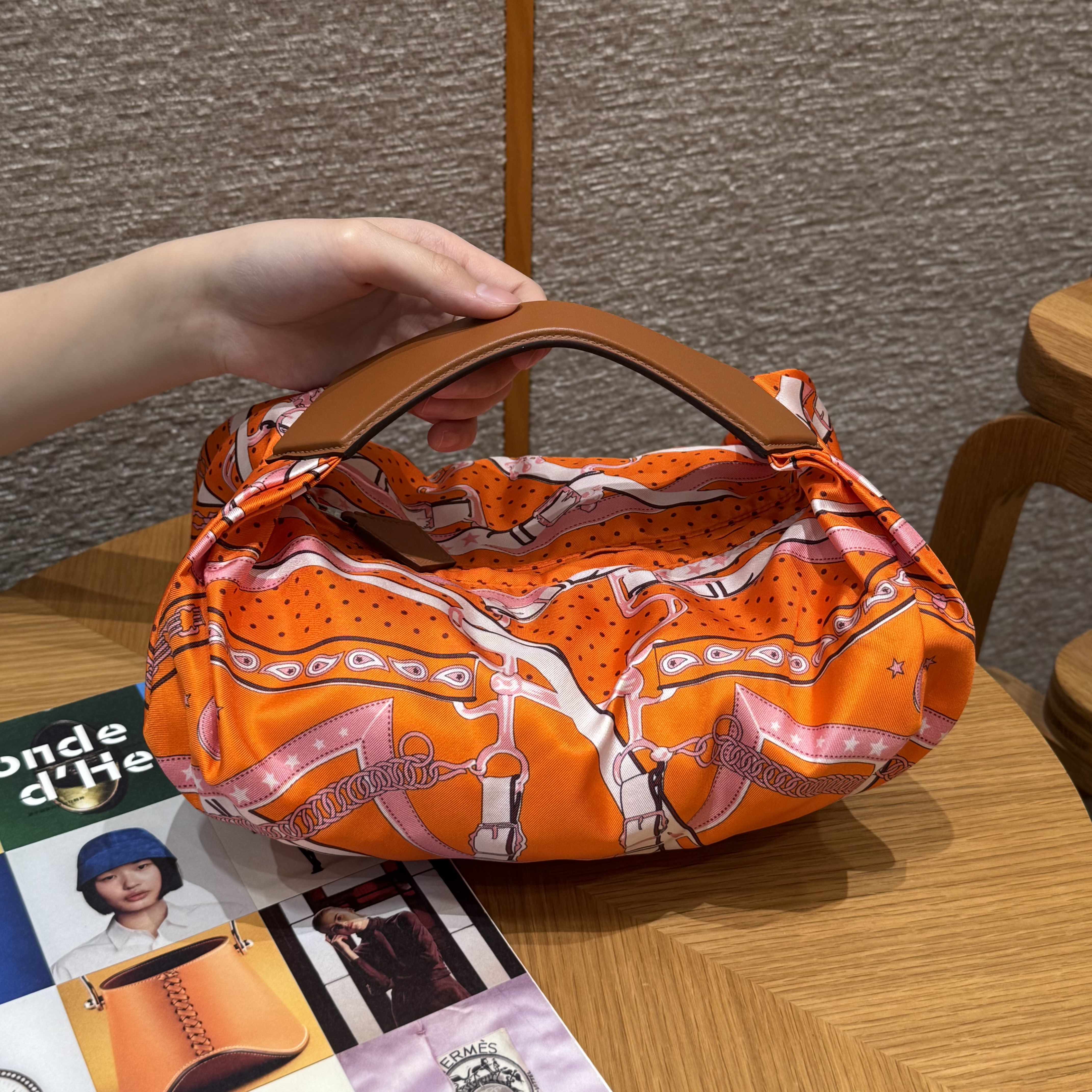 에르메스 Hermes Balusoie 32cm Silk and Hunter Orange Poppy and Fauve/silver