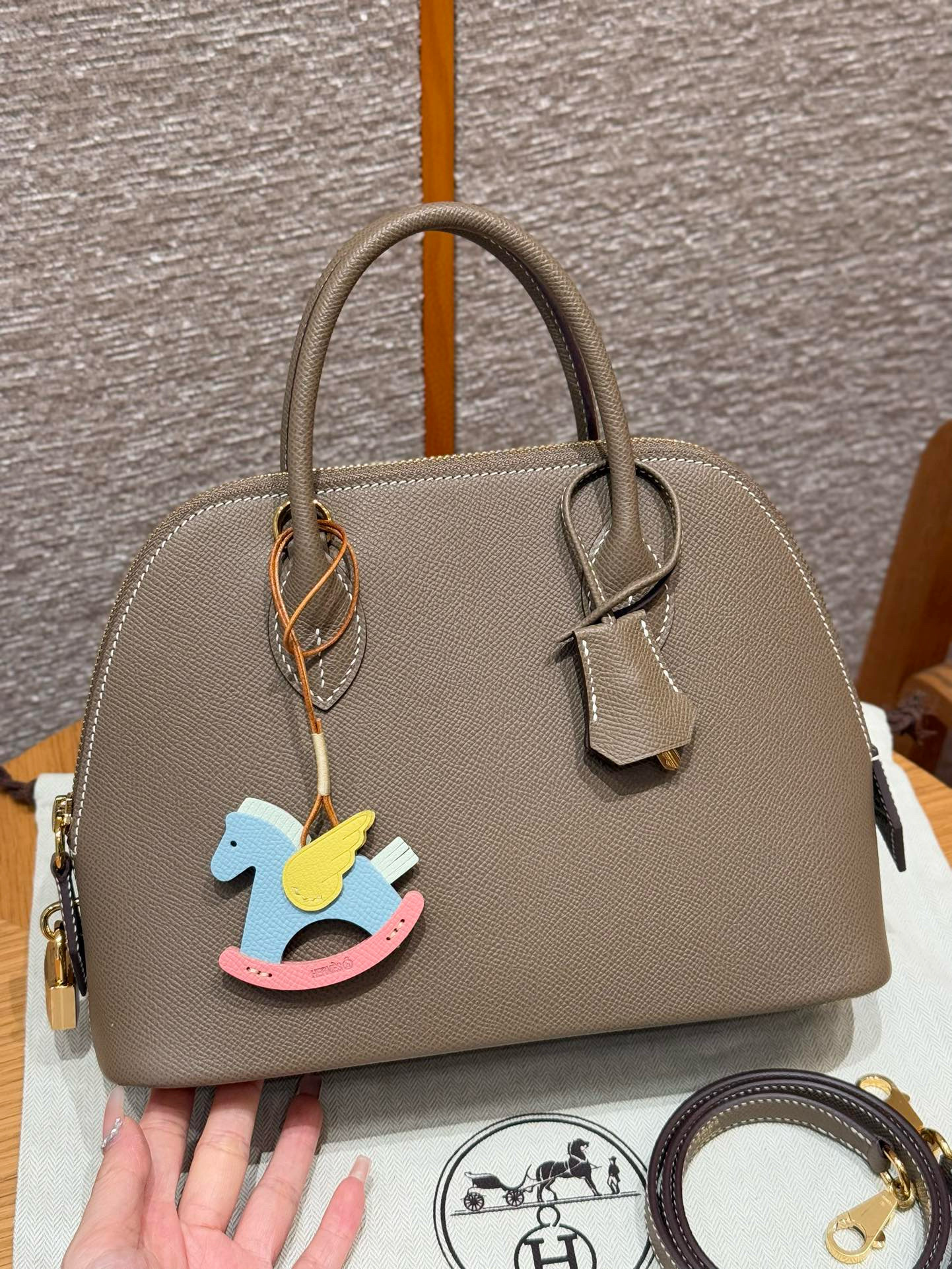 에르메스 Hermes Bolide 25cm Epsom 18 Etoupe/gold